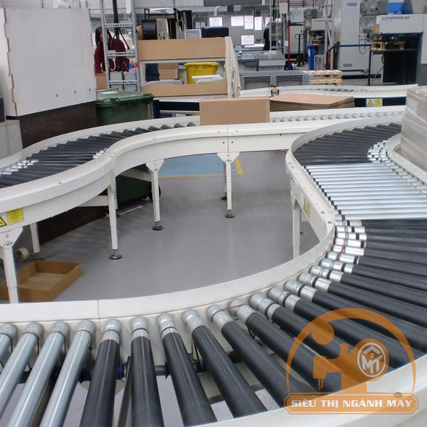 băng chuyền hàng con lăn