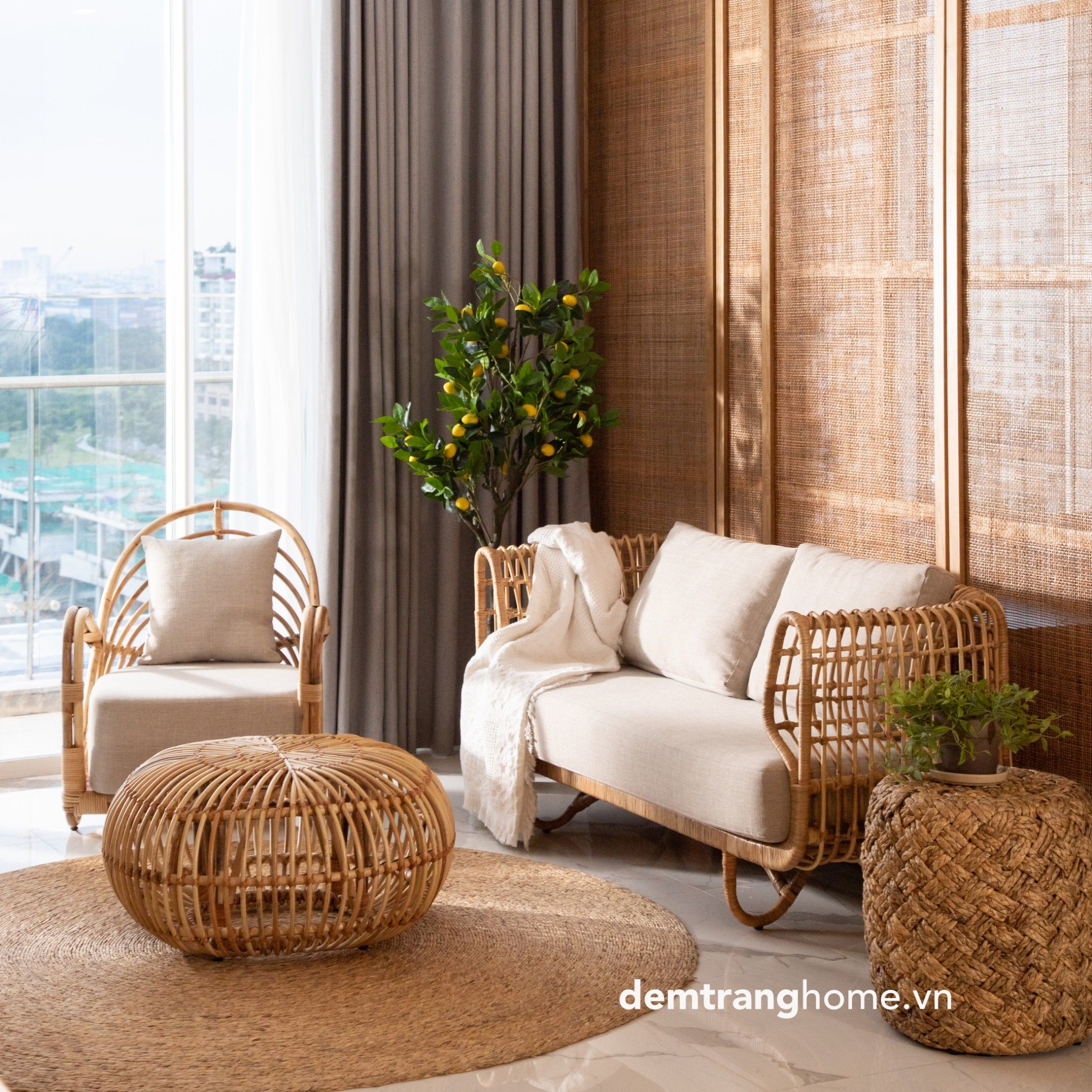 COMBO PHÒNG KHÁCH 4 MÓN - THE QUEEN - GỒM 1 SOFA MÂY TỰ NHIÊN, 1 BÀN, 1 GHẾ THƯ GIÃN, 1 ĐÔN LỤC BÌNH