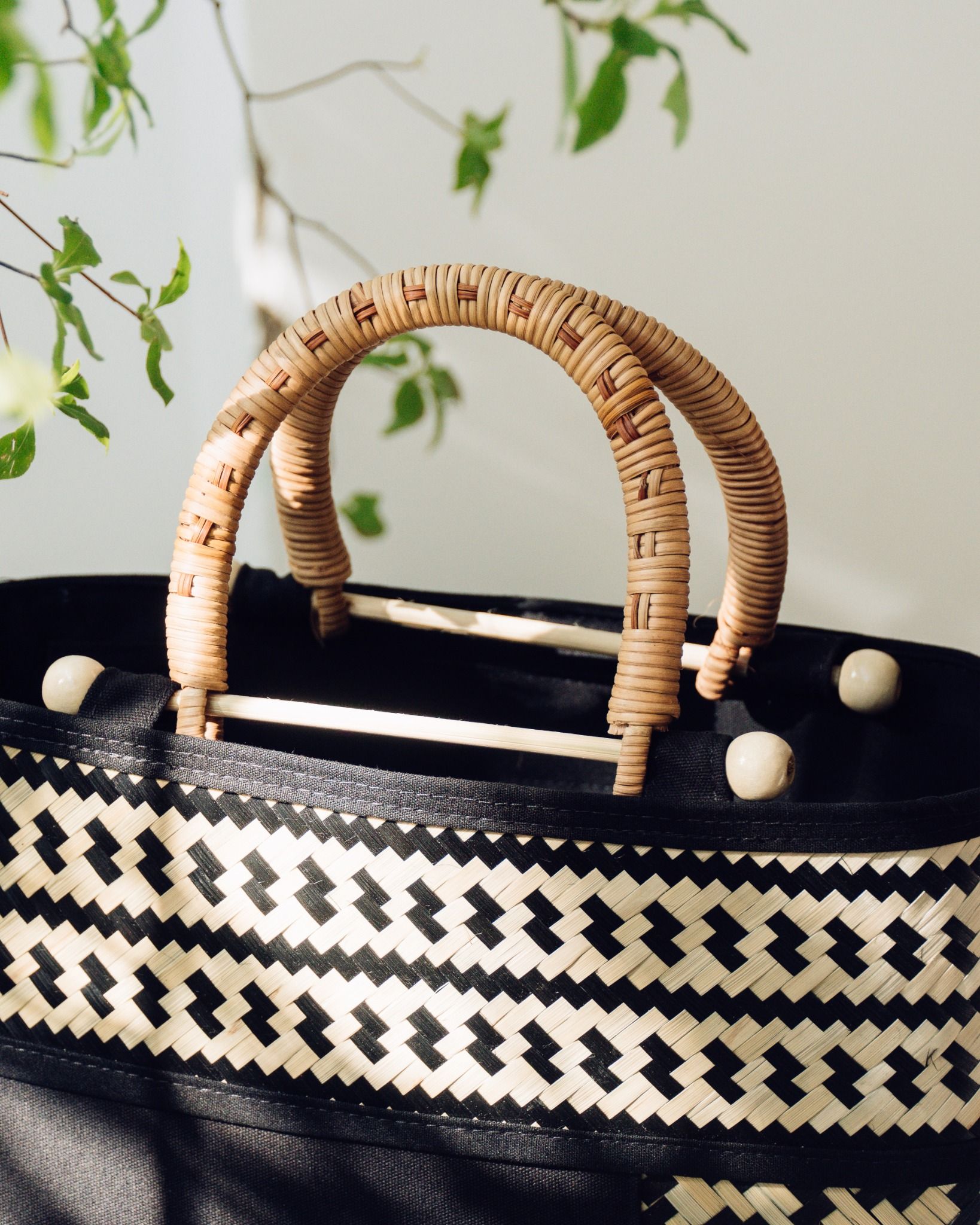  Túi vải họa tiết tre đan thủ công quai cầm gỗ kiểu dáng thanh lịch trang nhã - Mã sản phẩm HB06 