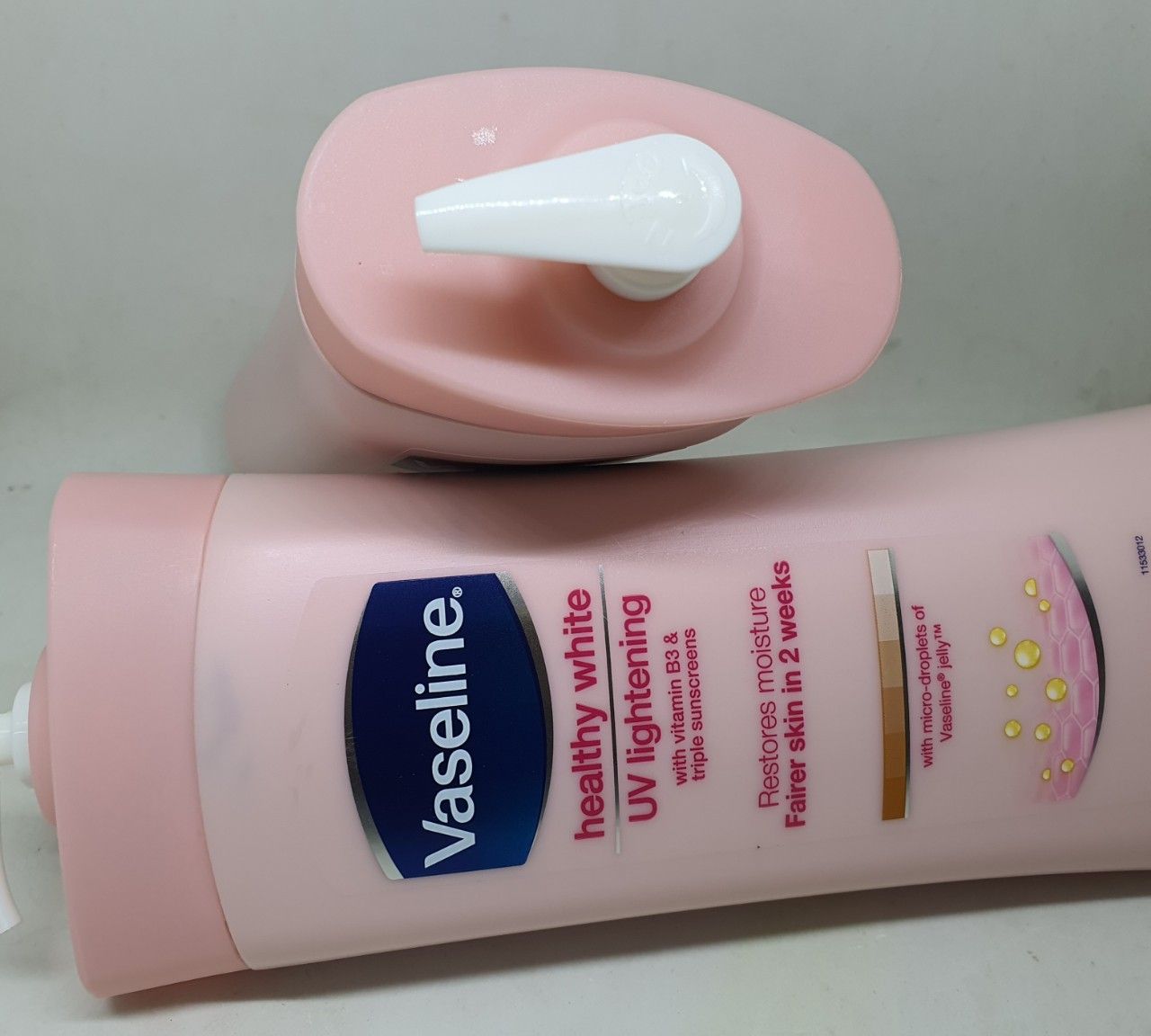 Sữa dưỡng thể vaseline healthy white uv lightening with vitamin b3 & triple sunscreens india 725 ml