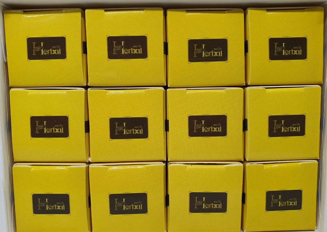 Herbal tumeric gold serum dưỡng trắng da trị mụn làm mờ vết thâm 10 gam