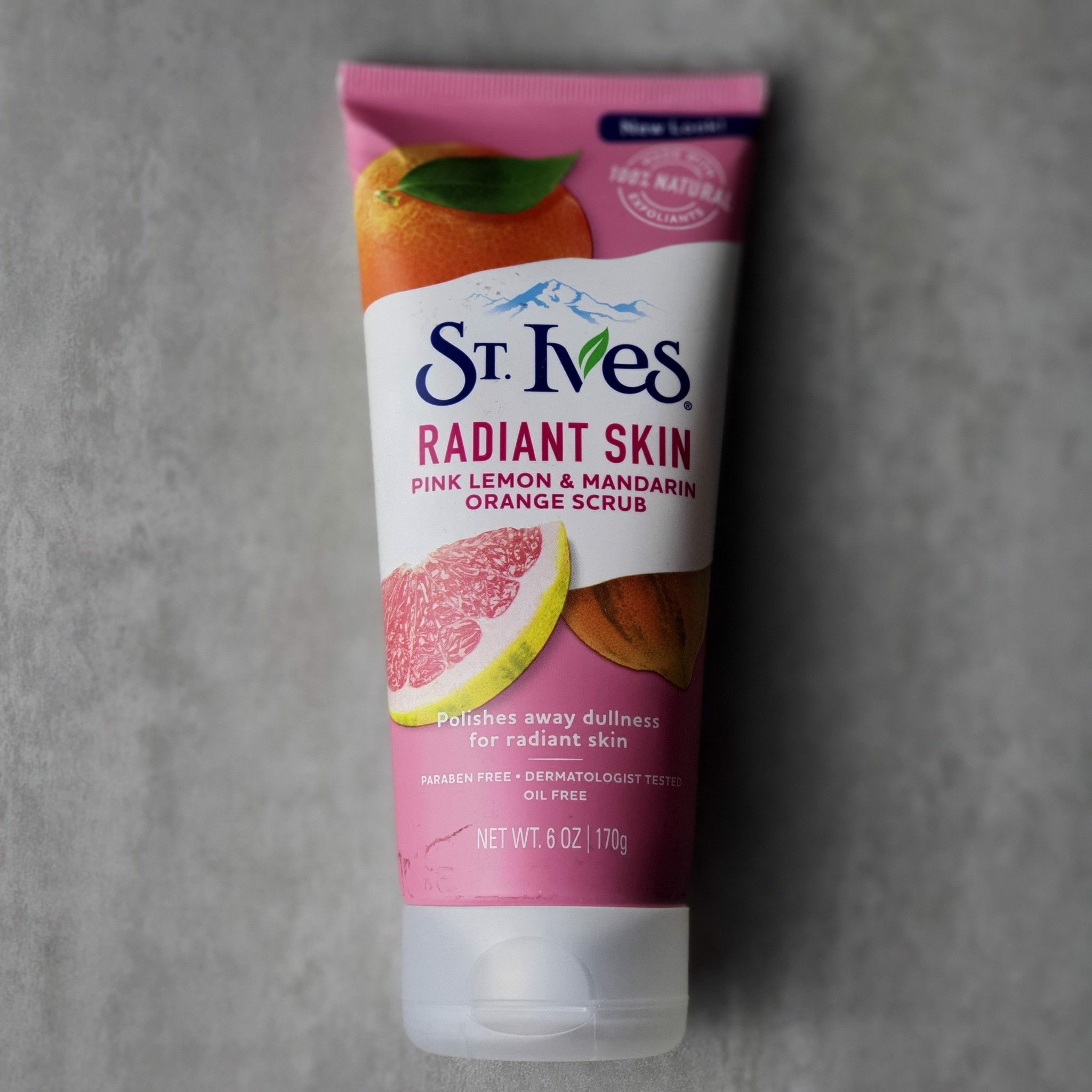 Rửa Mặt St.Ives Pink Lemon & Mandarin Orange Scrub 170g