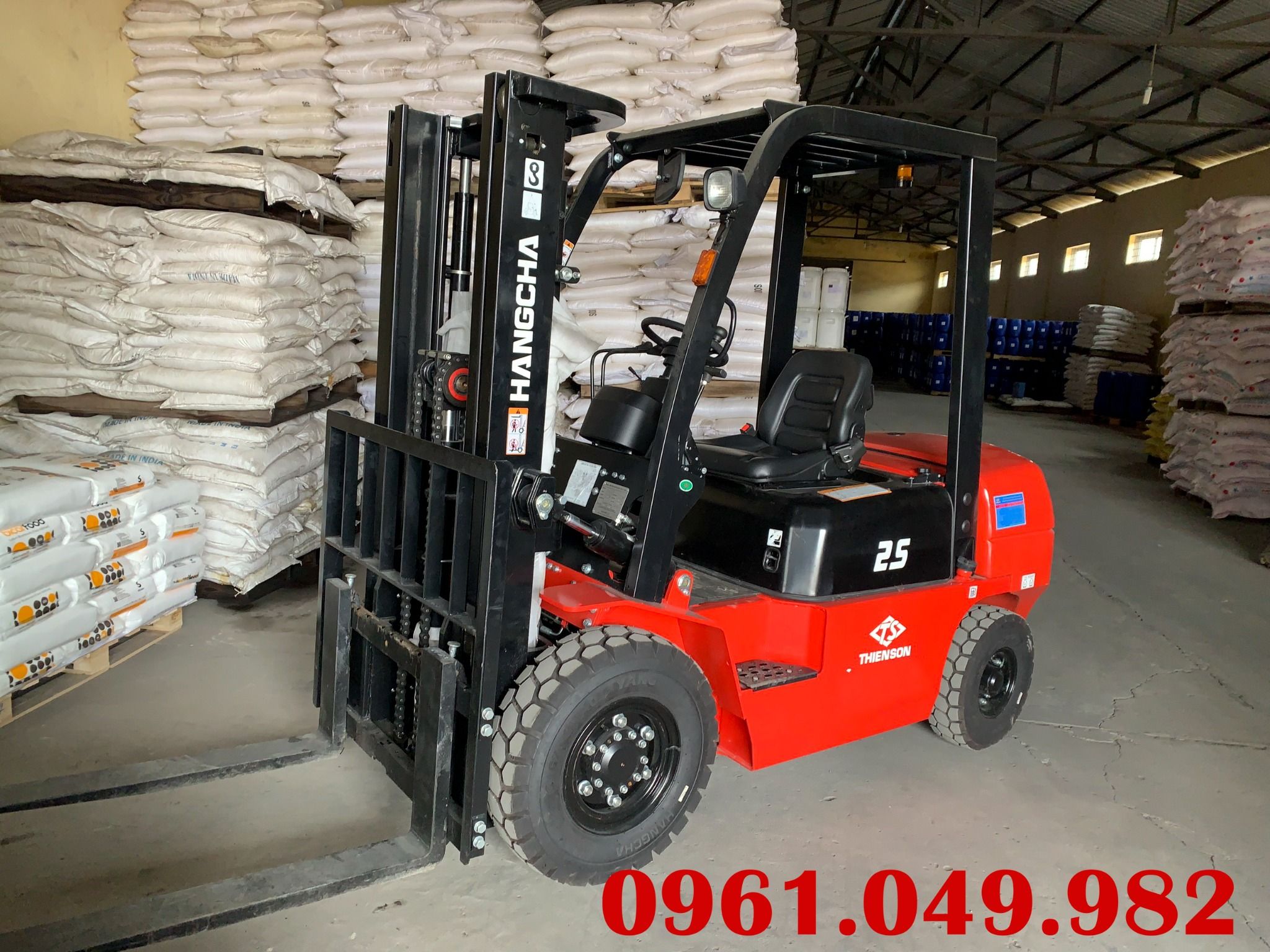 Xe Nâng Dầu 2.5 Tấn Mới 100% || Giá Hơn 195 Triệu || Bảo Hành 2 Năm