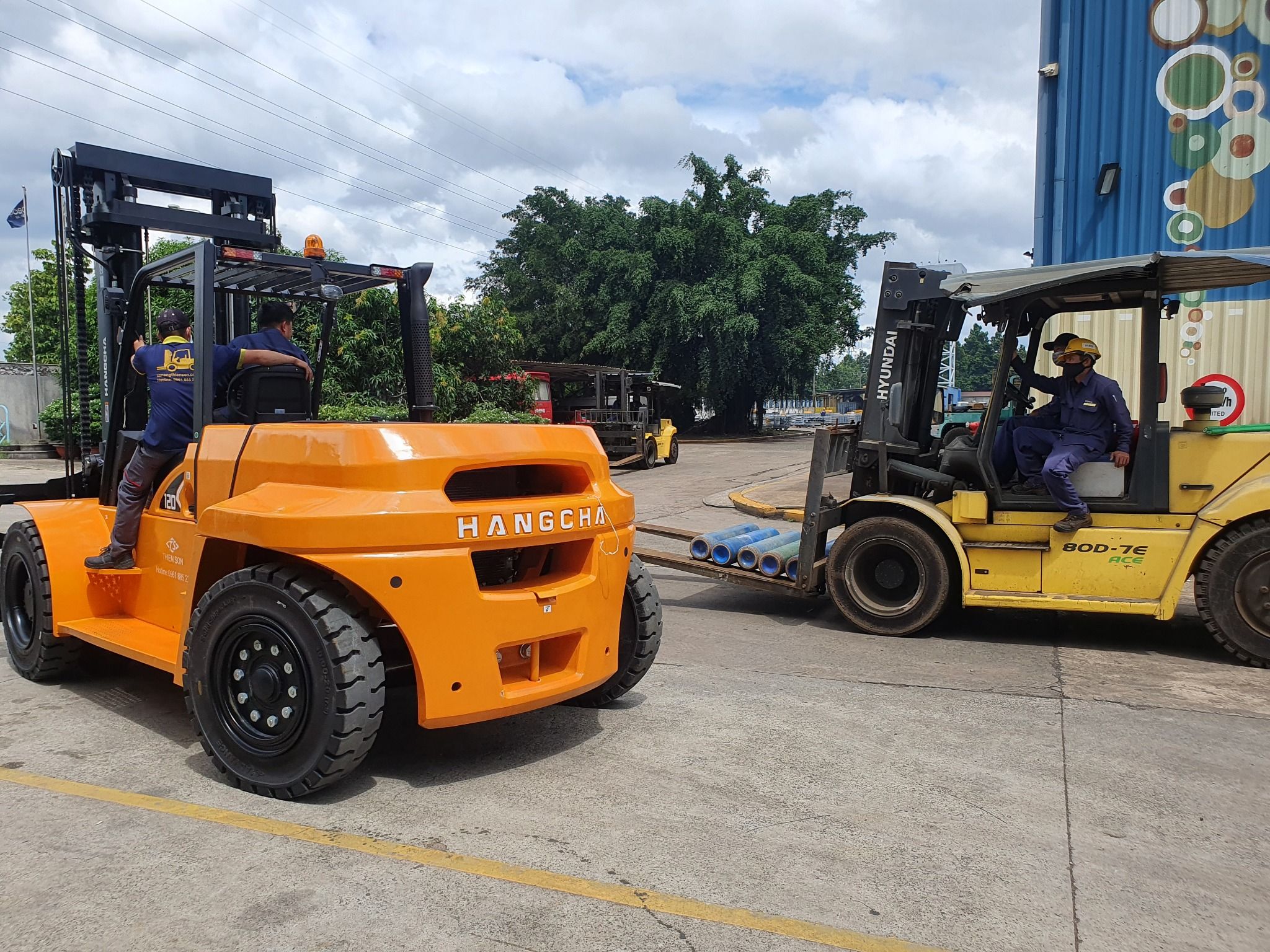 Xe Nâng Dầu Hangcha 12 Tấn Mới 100%