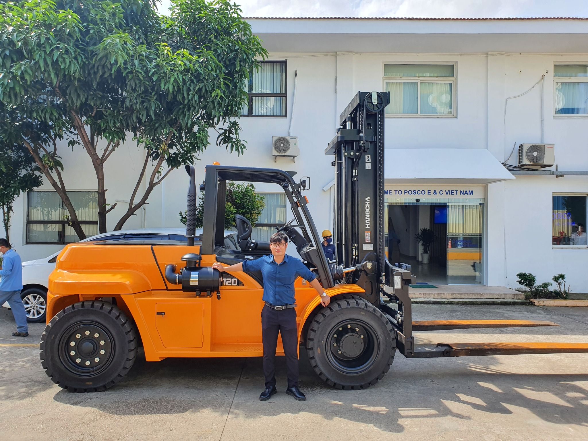 Xe Nâng Dầu Hangcha 12 Tấn Mới 100%