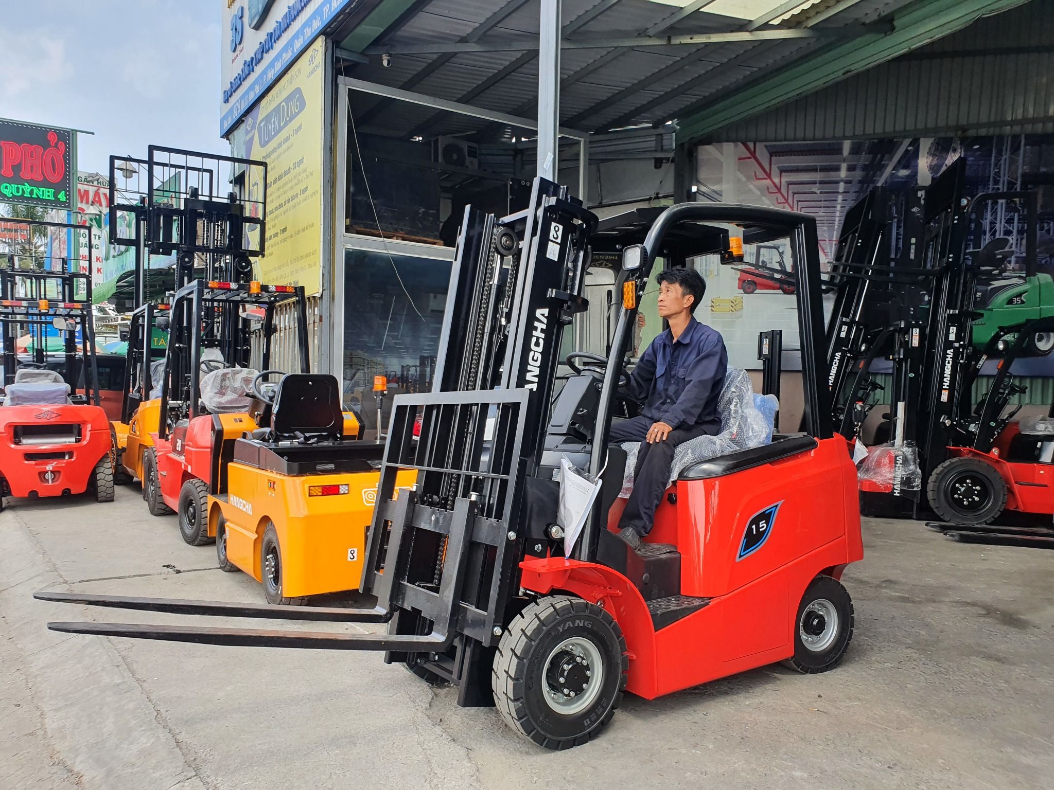 Xe Nâng Điện 1.5 Tấn Mới