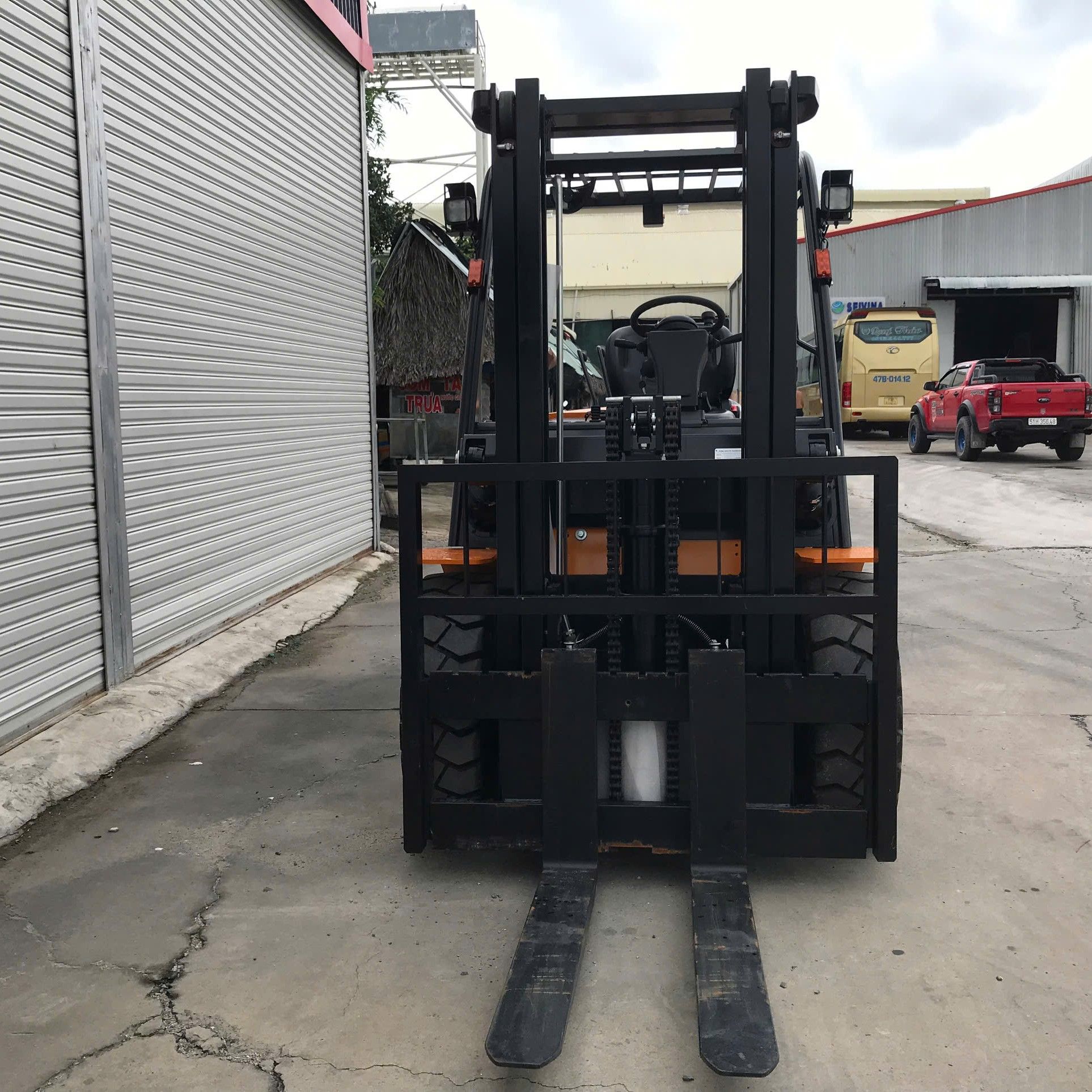 Xe Nâng Dầu 5 Tấn Mới 100% Cực Bền Bỉ || Giá Siêu Tốt || Bảo Hành 2 Năm