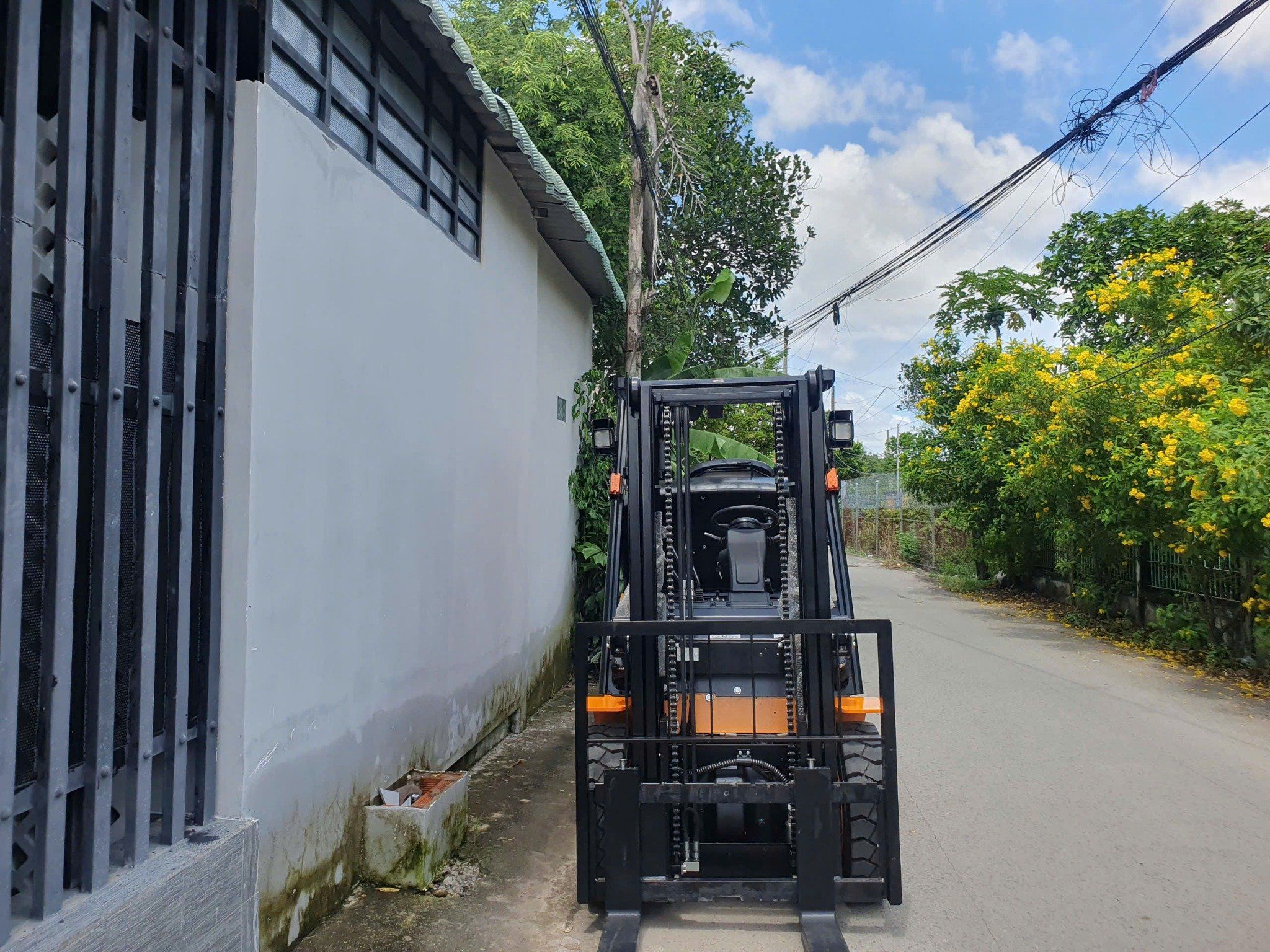 Xe Nâng Dầu 2.5 Tấn Mới 100% Cực Bền Bỉ || Giá Siêu Tốt || Bảo Hành 2 Năm