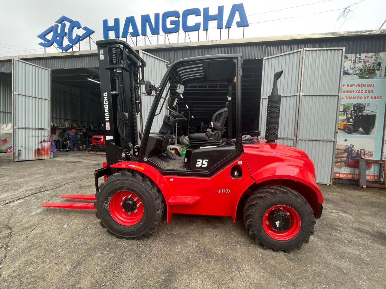 Xe Nâng Địa Hình 2.5 Tấn, 3 Tấn và 3.5 Tấn HangCha Siêu Khỏe