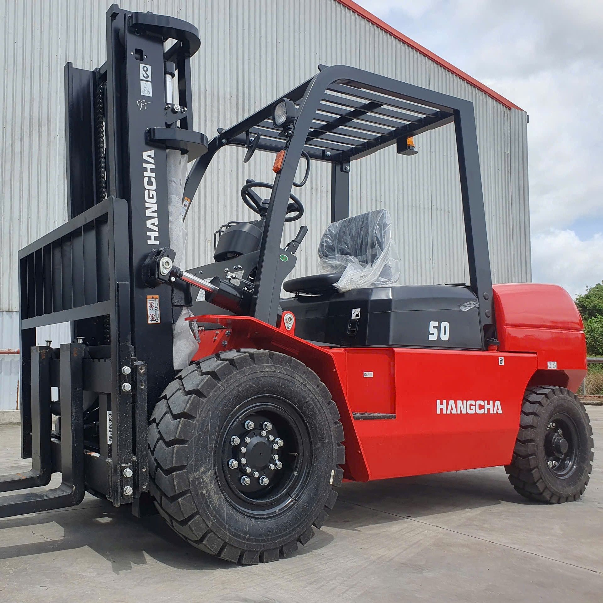 Xe Nâng Dầu 5 Tấn Mới 100% || Giá Hơn 3xx Triệu || Bảo Hành 2 Năm