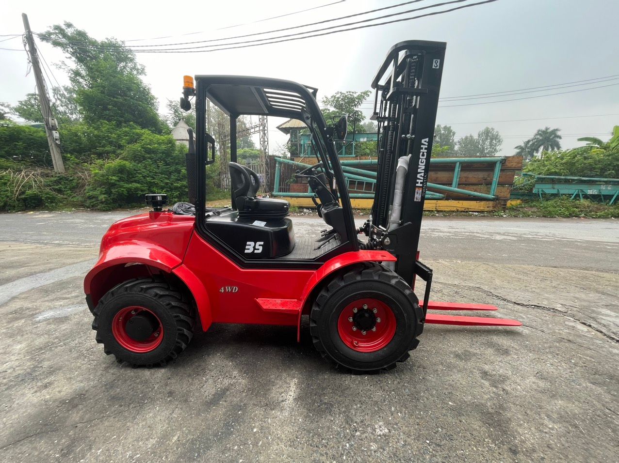 Xe Nâng Địa Hình 2.5 Tấn, 3 Tấn và 3.5 Tấn HangCha Siêu Khỏe
