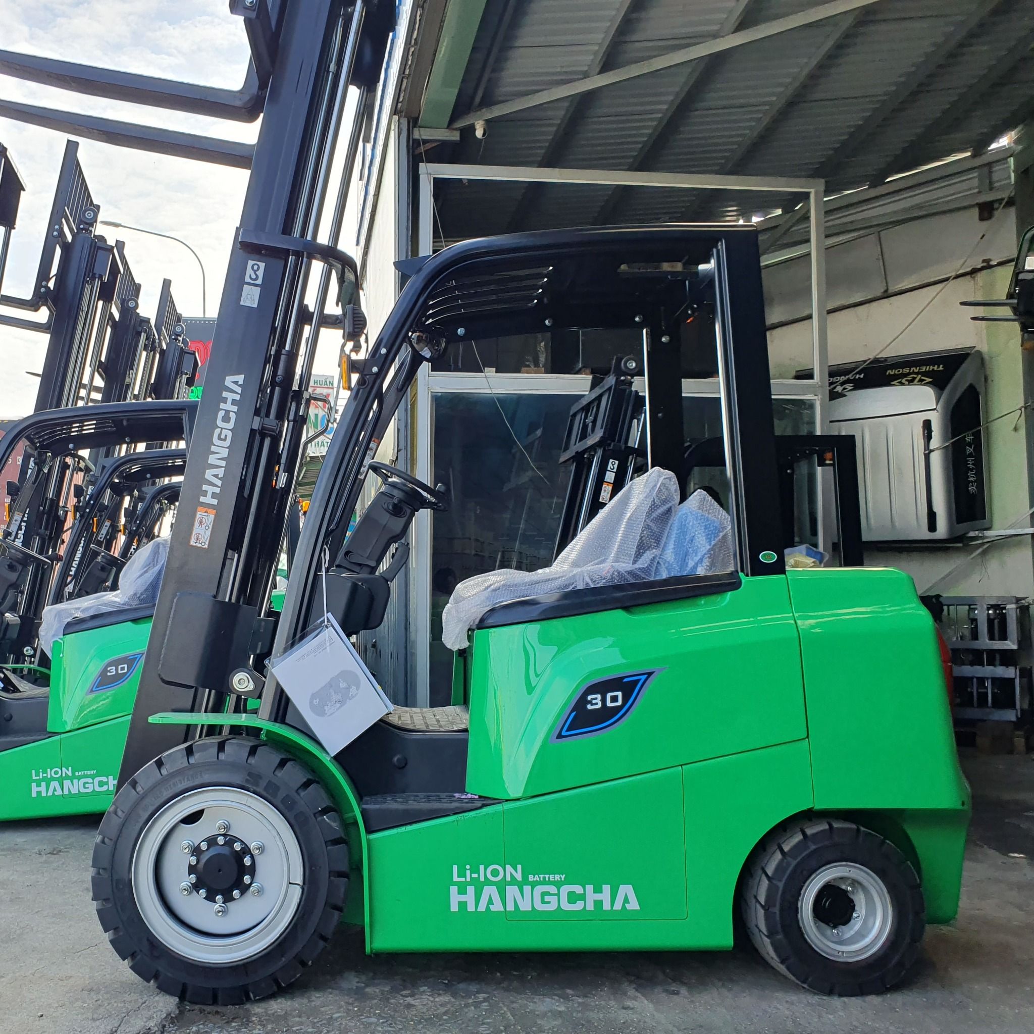 Xe Nâng Điện Lithium 3 Tấn Sạc Nhanh 1-2h || Giá Siêu Rẻ || Bảo Hành 5 Năm