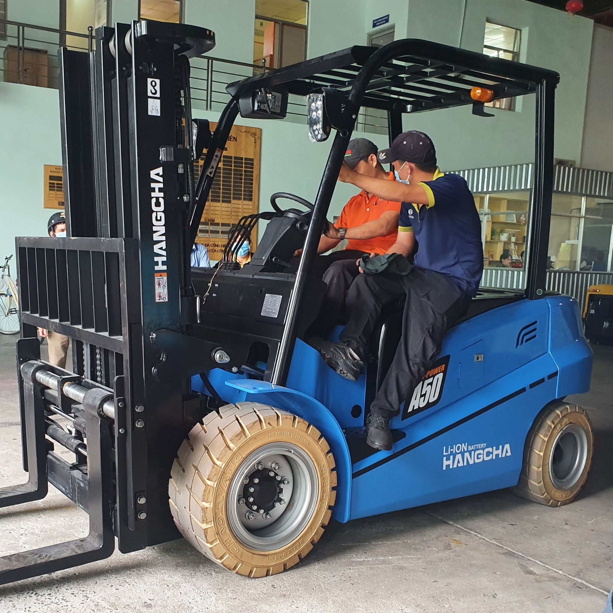 Xe Nâng Điện Lithium 5 Tấn Sạc Nhanh 1-2h || Giá Siêu Rẻ || Bảo Hành 5 Năm