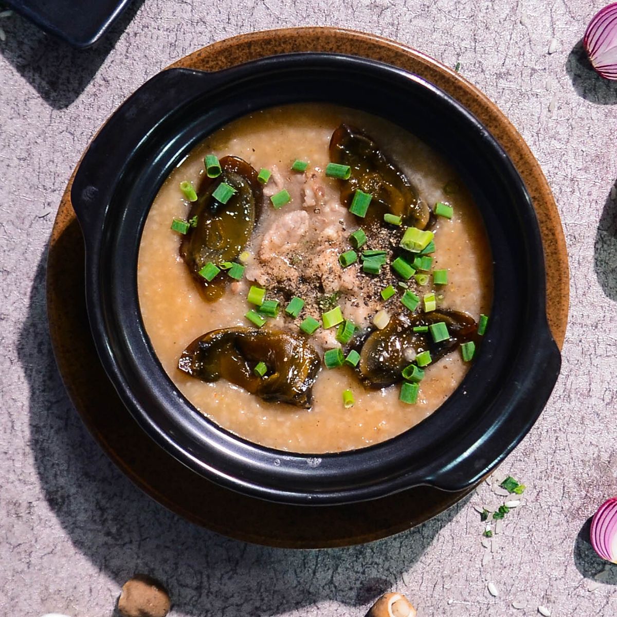 CHÁO TRỨNG THỊT NGÀN NĂM (Rice Porridge With Pork & Century Egg)