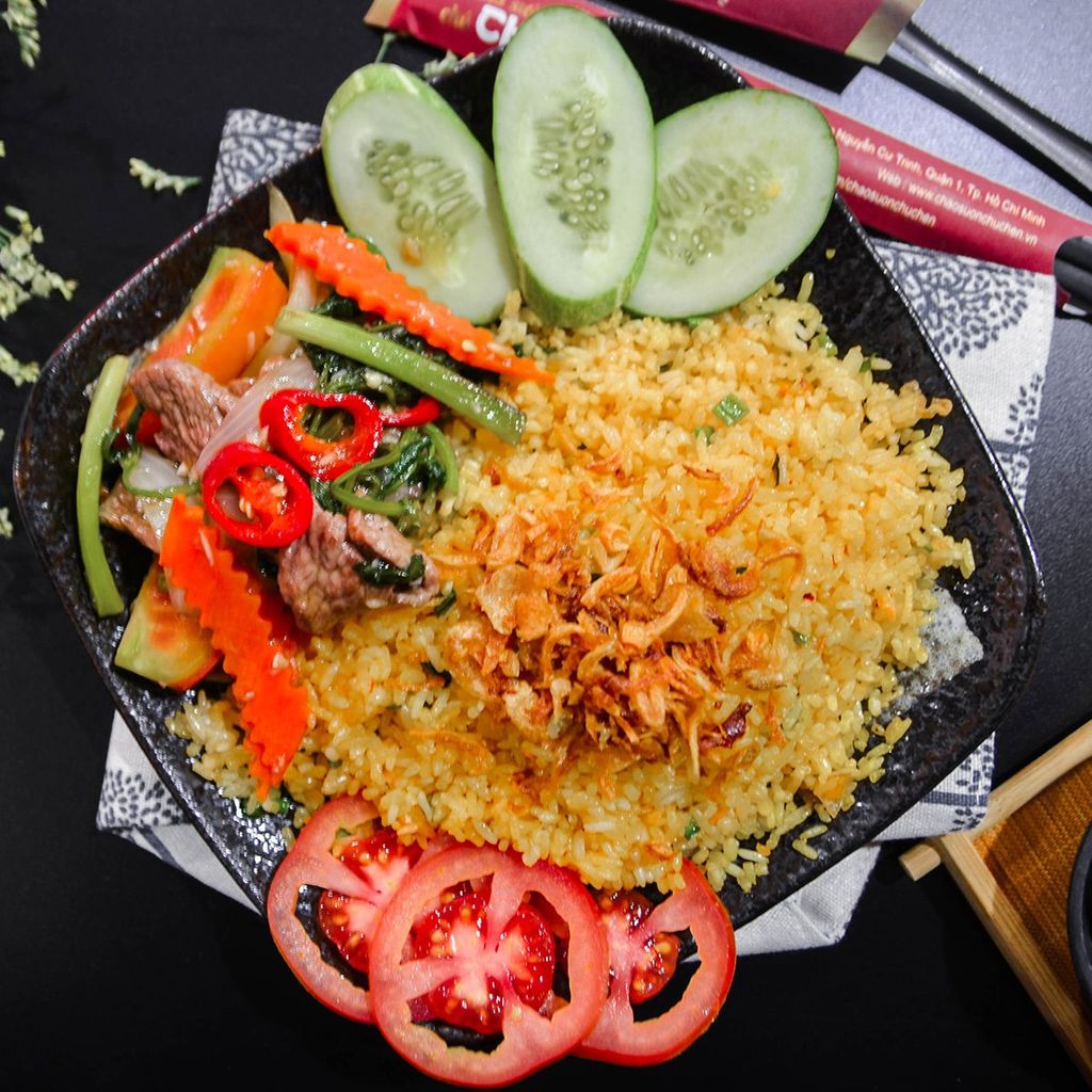  CƠM BÒ XÀO HÀNH CẦN (Fried Rice With Beef, Onions & Celeries) 
