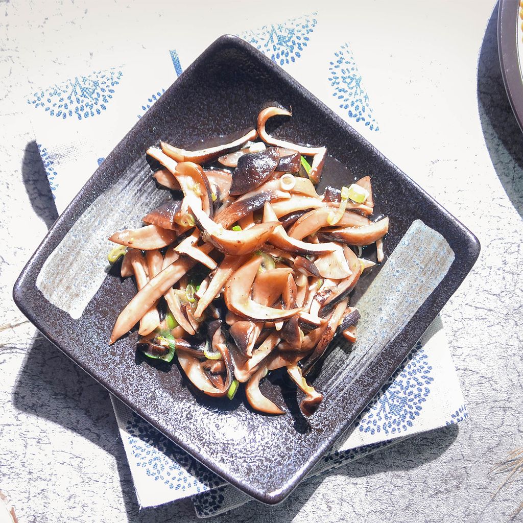  NẤM MỐI XÀO DẦU HÀO (Stir- Fried Mushroom With Oyster Sauce) 