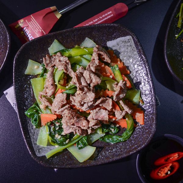  CẢI THÌA XÀO BÒ (Stir- Fried Chinese Cabage With Beef) 