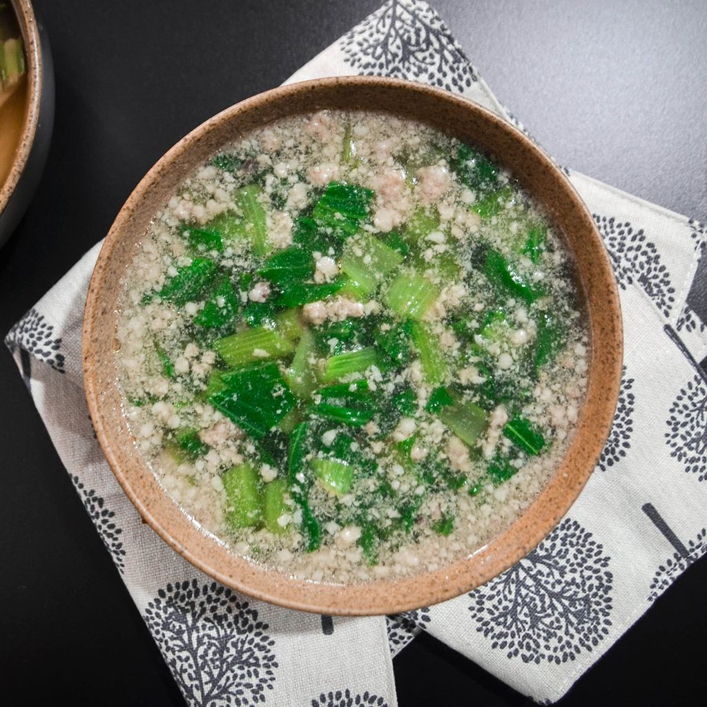  CANH CẢI XANH THỊT BẰM (Lean Pork & Mustard Soup) 