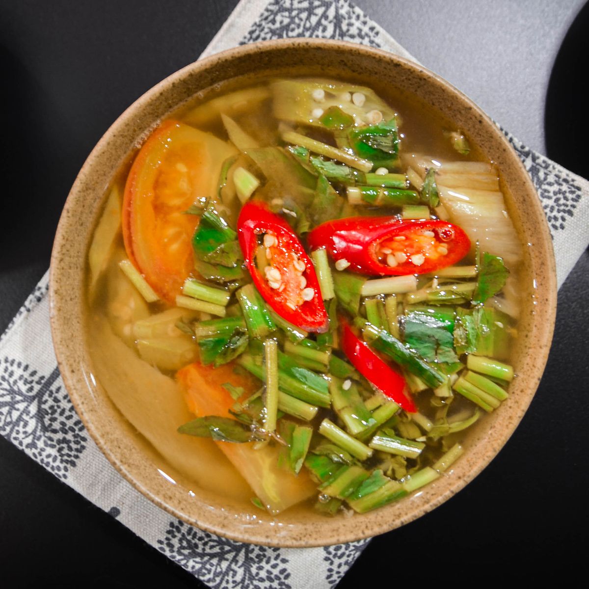  CANH CHUA TÔM (Sour Shrimps Soup) 