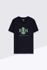 Áo phông nam in ngực Run Tezo - 23APOH018