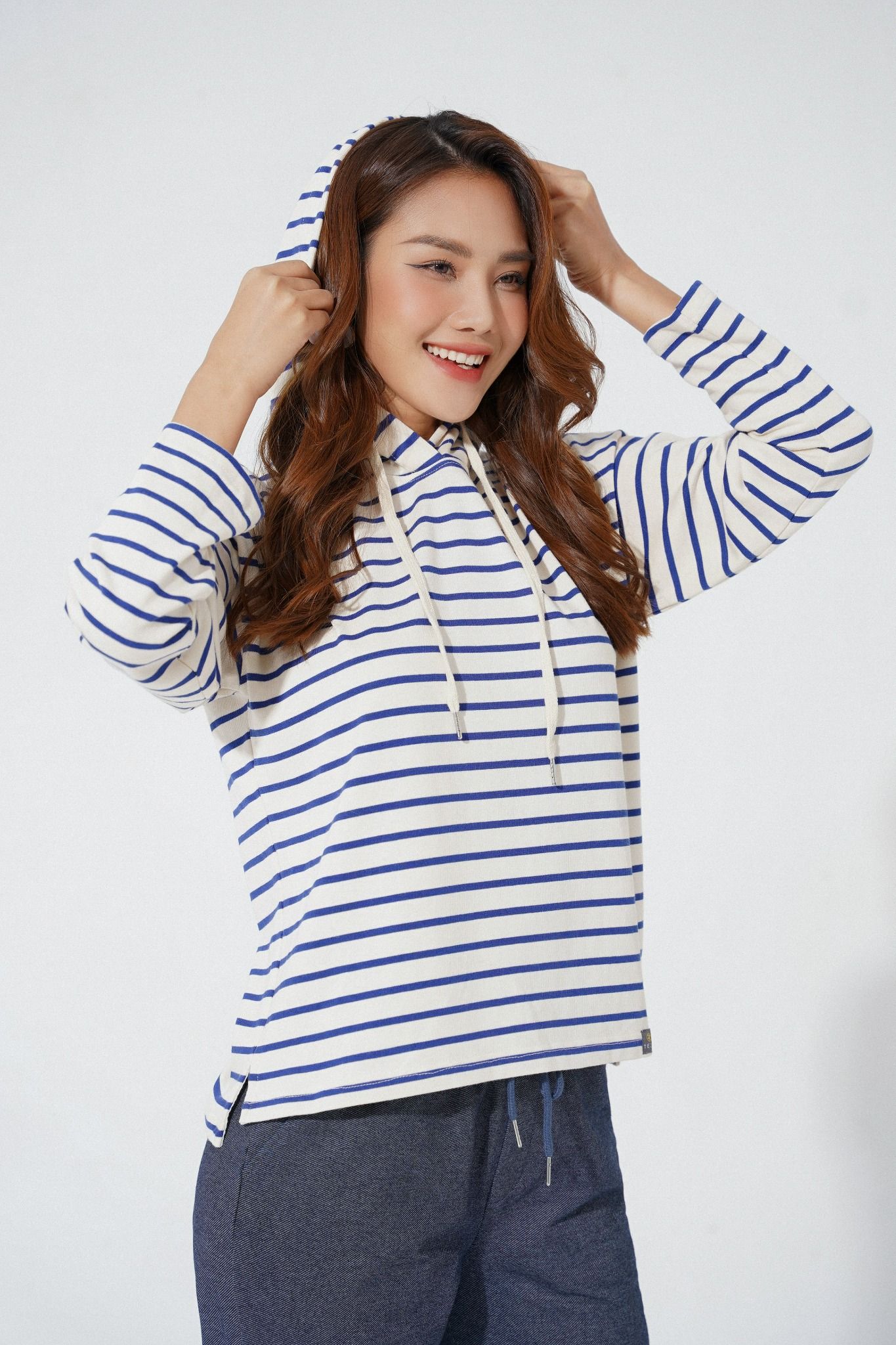 Áo Hoodie nỉ nữ kẻ sọc ngang Tezo - 22ANMS001