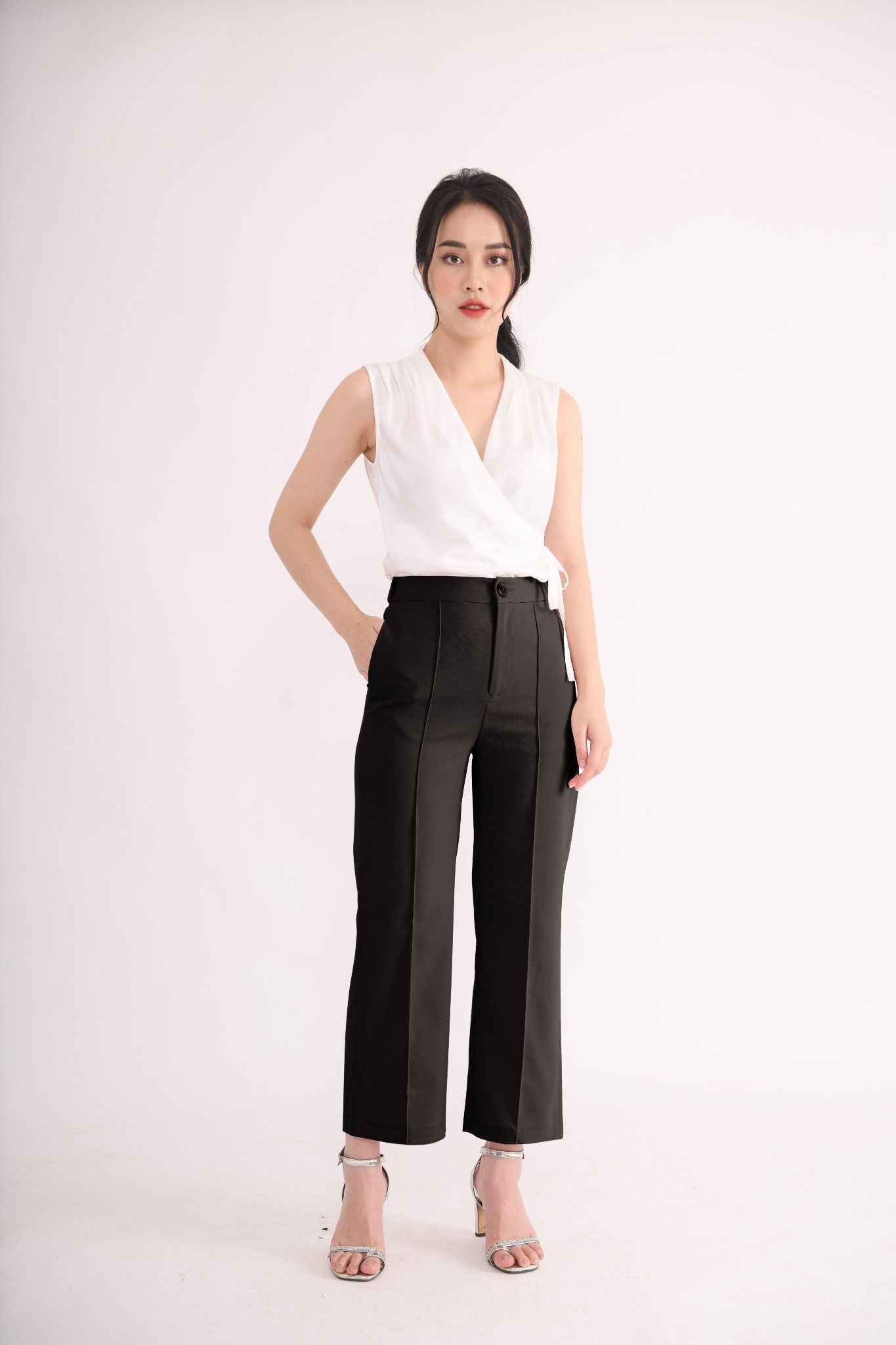 Quần âu nữ dáng xuông, đen - 2104QAUT01DEN