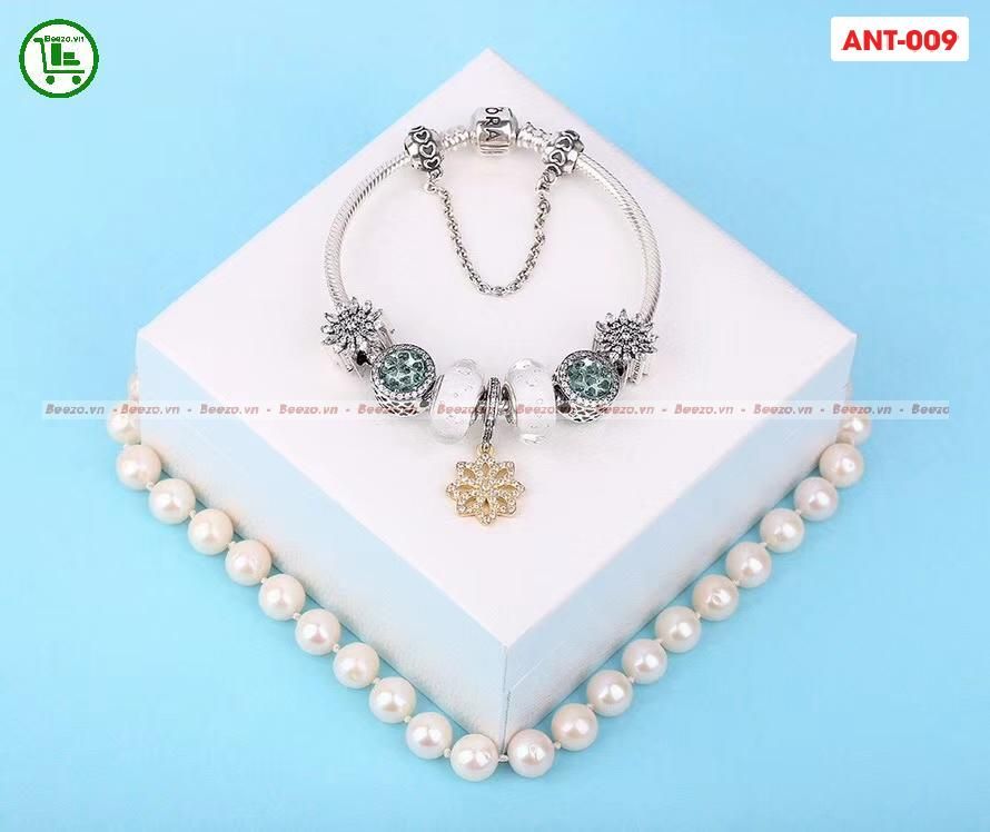 Vòng Tay Nữ Ngọc Xanh Nhạt Quý Phái - Quảng Châu