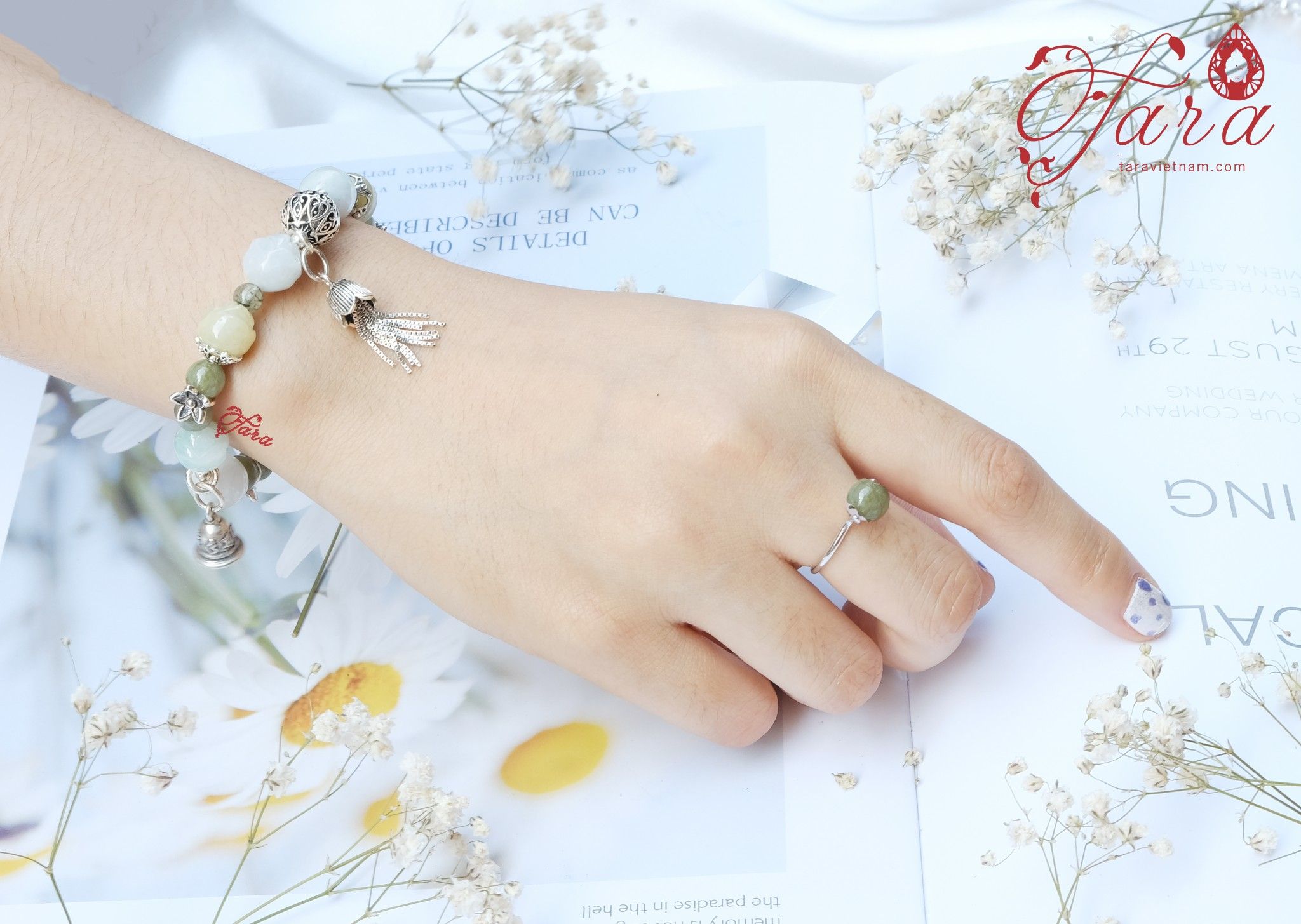 Chuỗi Ngọc Cẩm Thạch khắc Hoa Sen - Sang Trọng và Tao Nhã