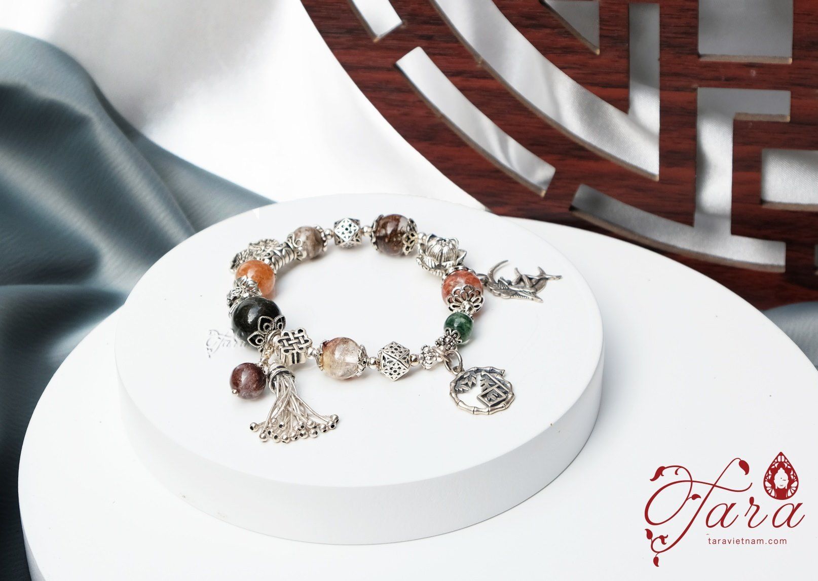 Vòng tay Ưu linh hoa cao cấp mix charm bạc