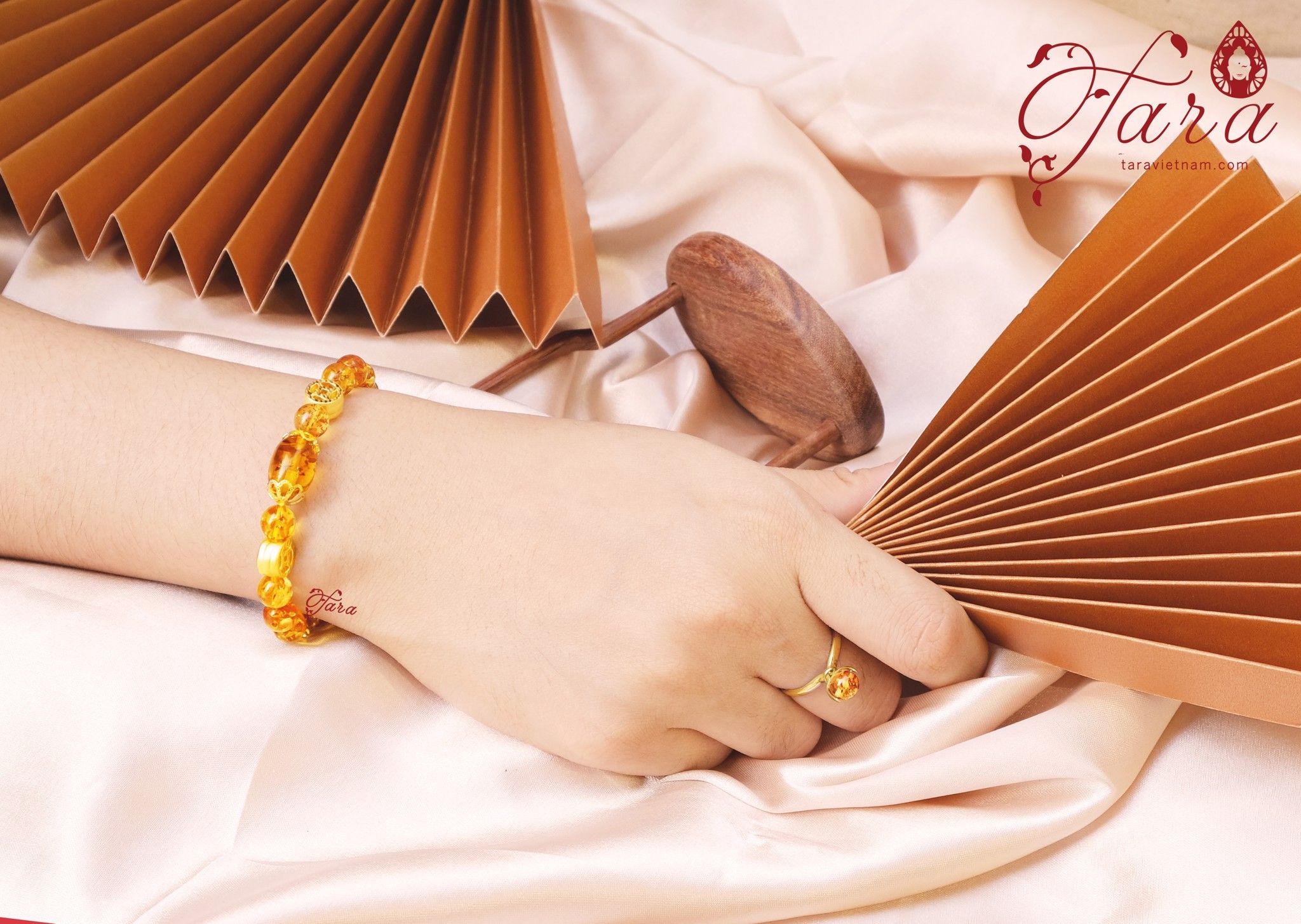 Hổ Phách mix Charm Vàng 24k- Vòng tay may mắn, tài lộc, sức khoẻ