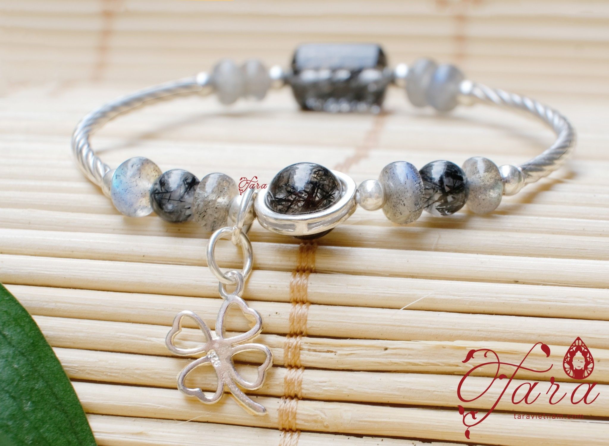 Lắc Labradorite mix Lu thống Thạch anh tóc đen và Charm bạc may mắn