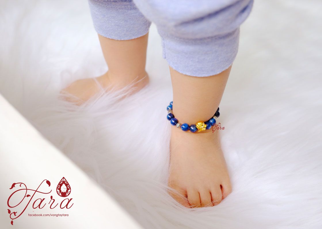 Vòng em bé đá Kyanite mix Charm bạc Thái
