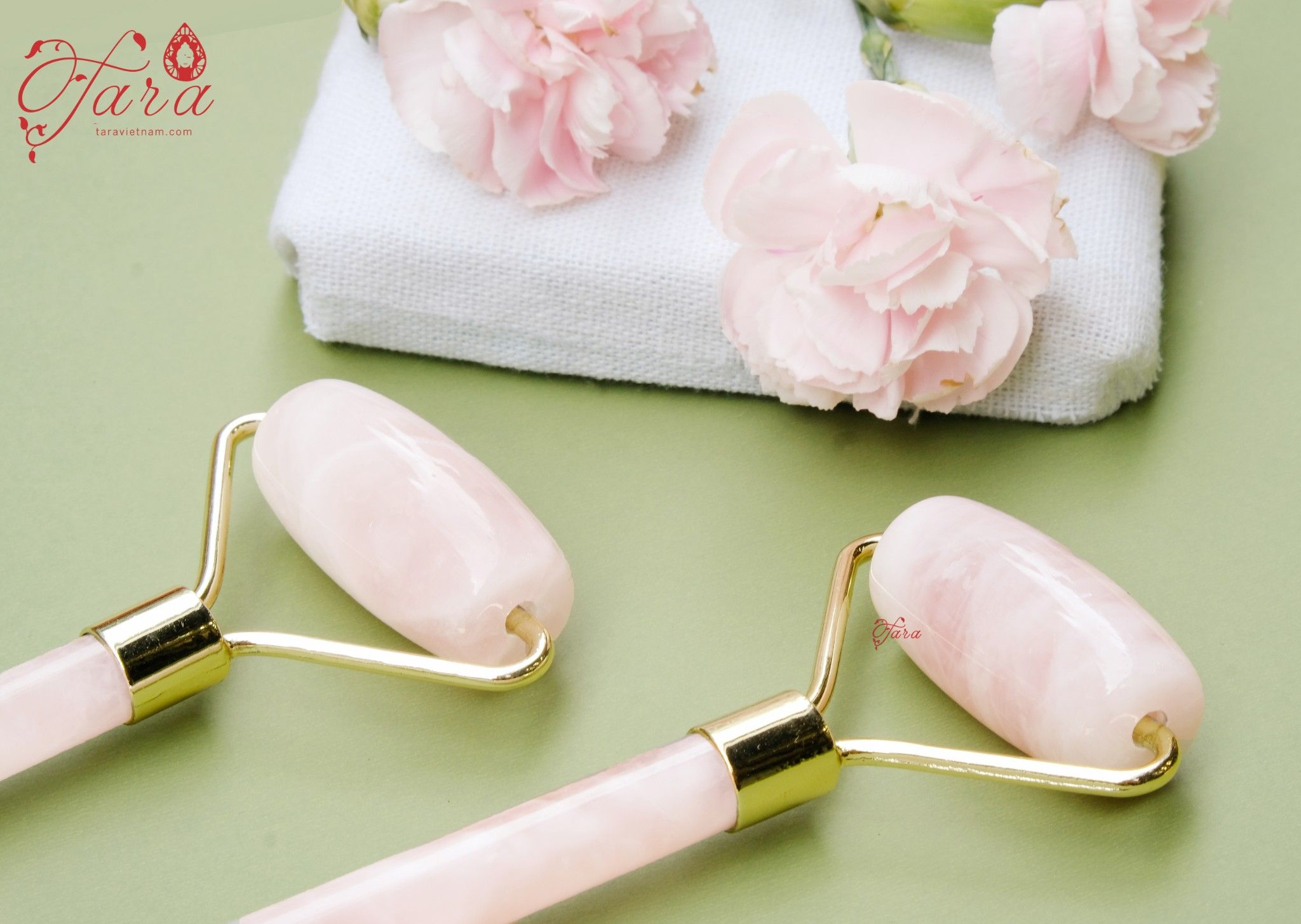 Cây lăn massage mặt Thạch anh hồng tự nhiên