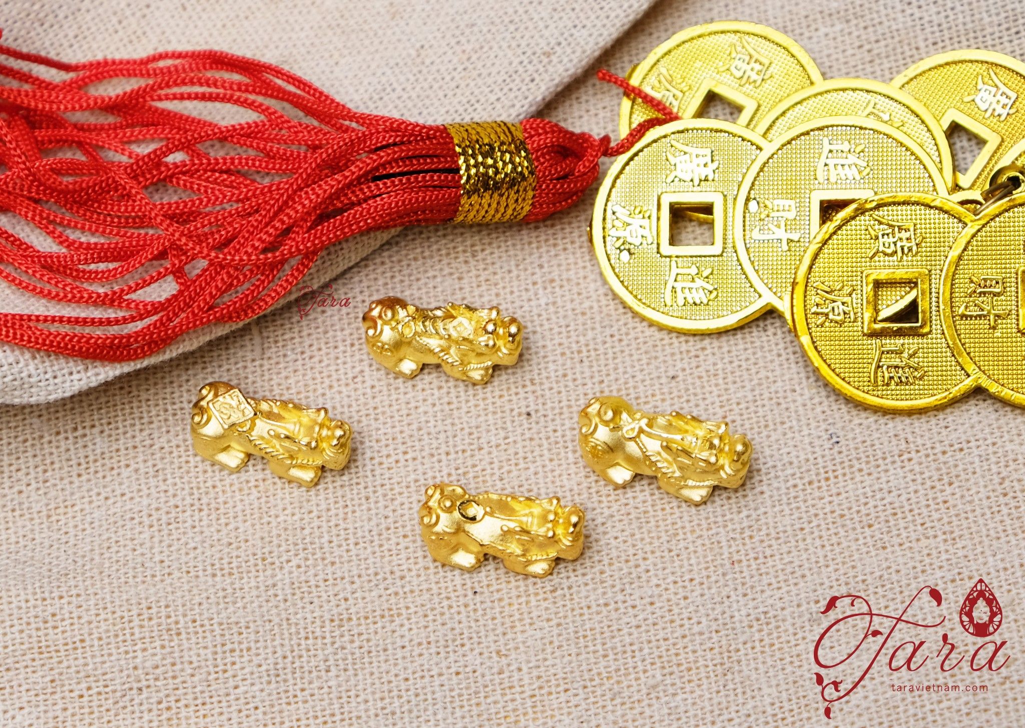 Charm Tỳ Hưu cõng chữ Phúc Vàng 24k