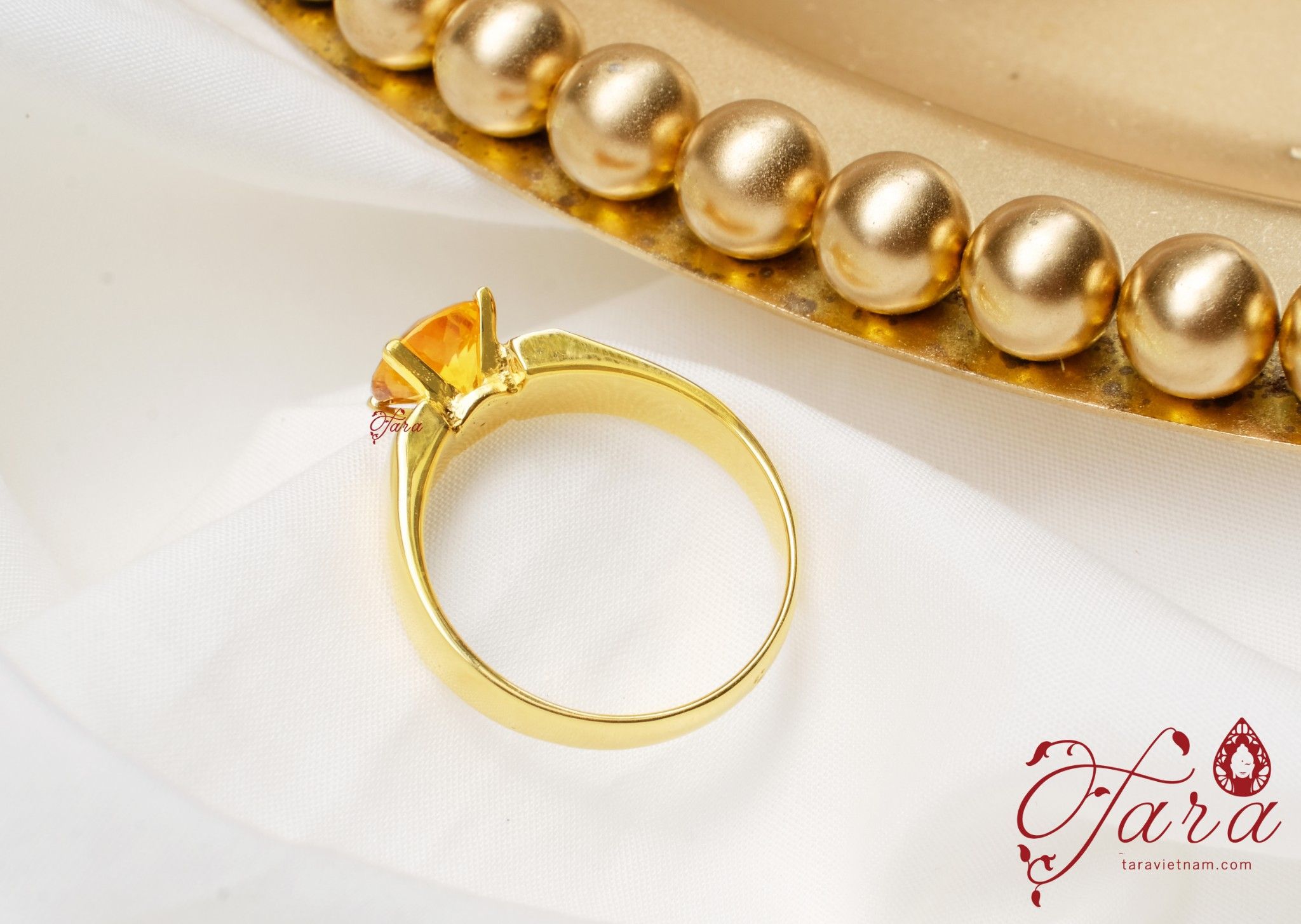 Nhẫn Citrine bọc Vàng 10k sang trọng