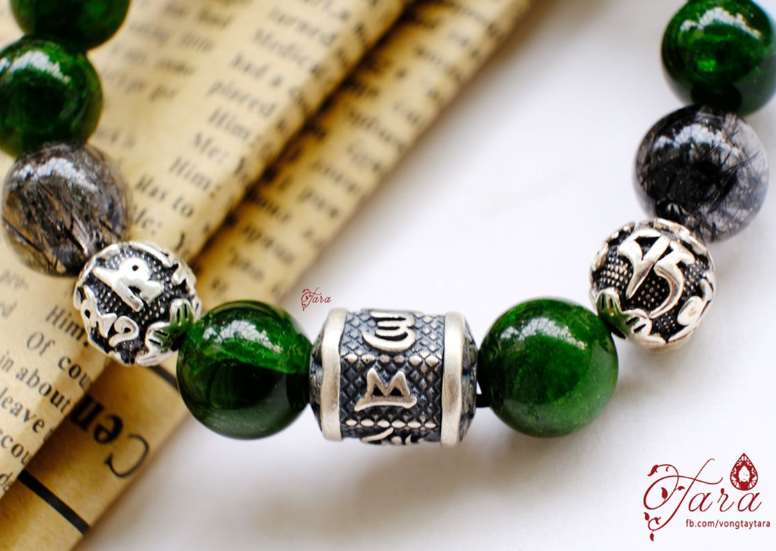 Vòng Nam Diopsite mix Charm Bạc Lục Tự Minh Chú