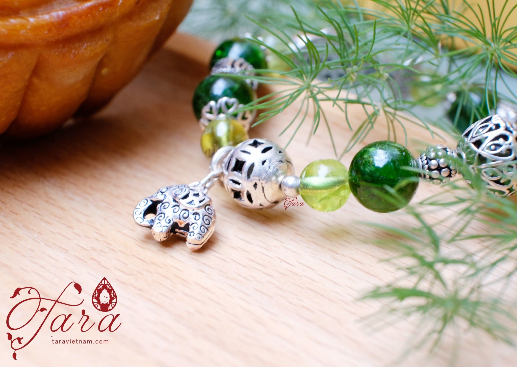 Vòng tay đá Diopside sang trọng và Peridot thanh nhã