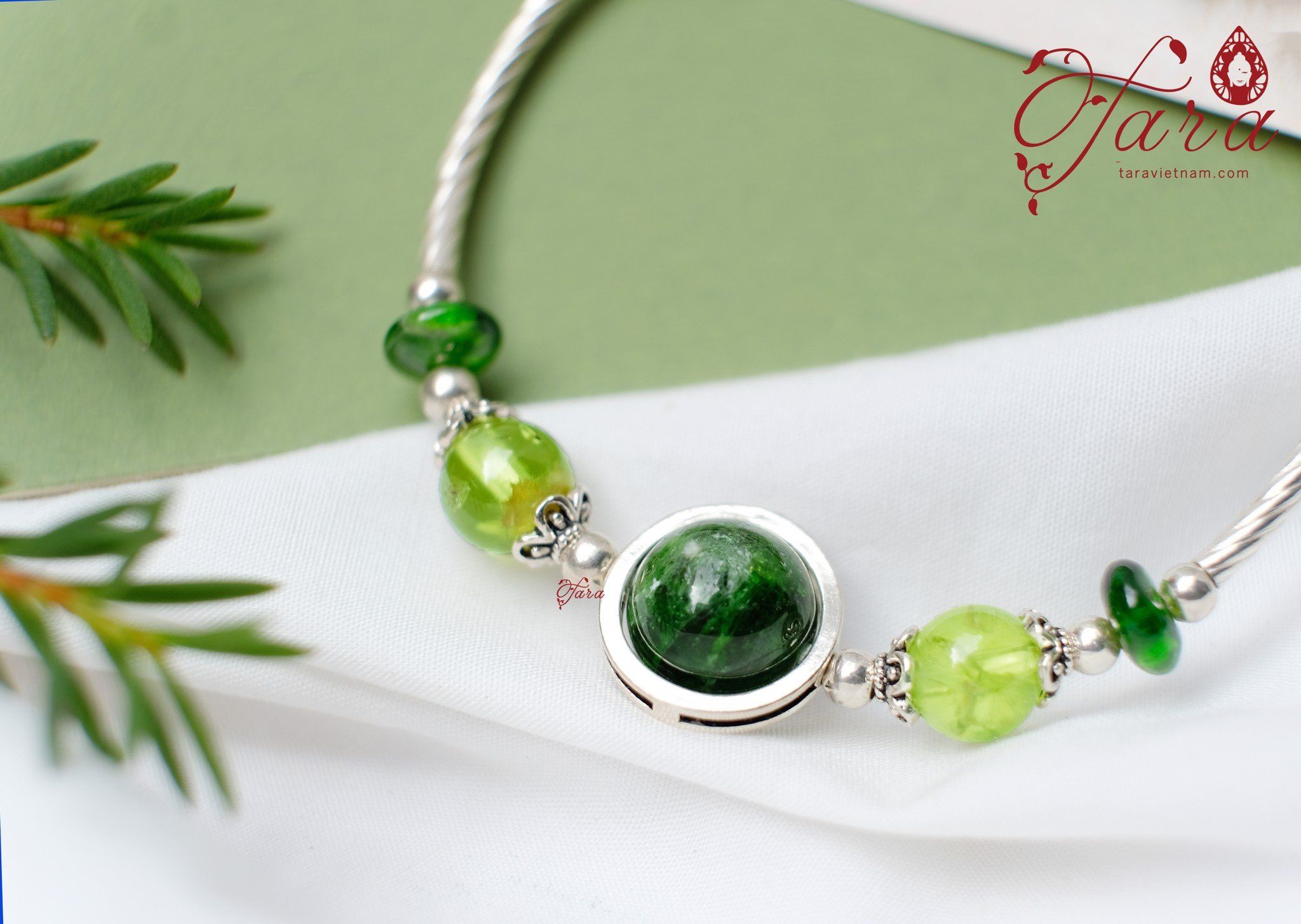 Diopside cá tính mix Peridot tao nhã