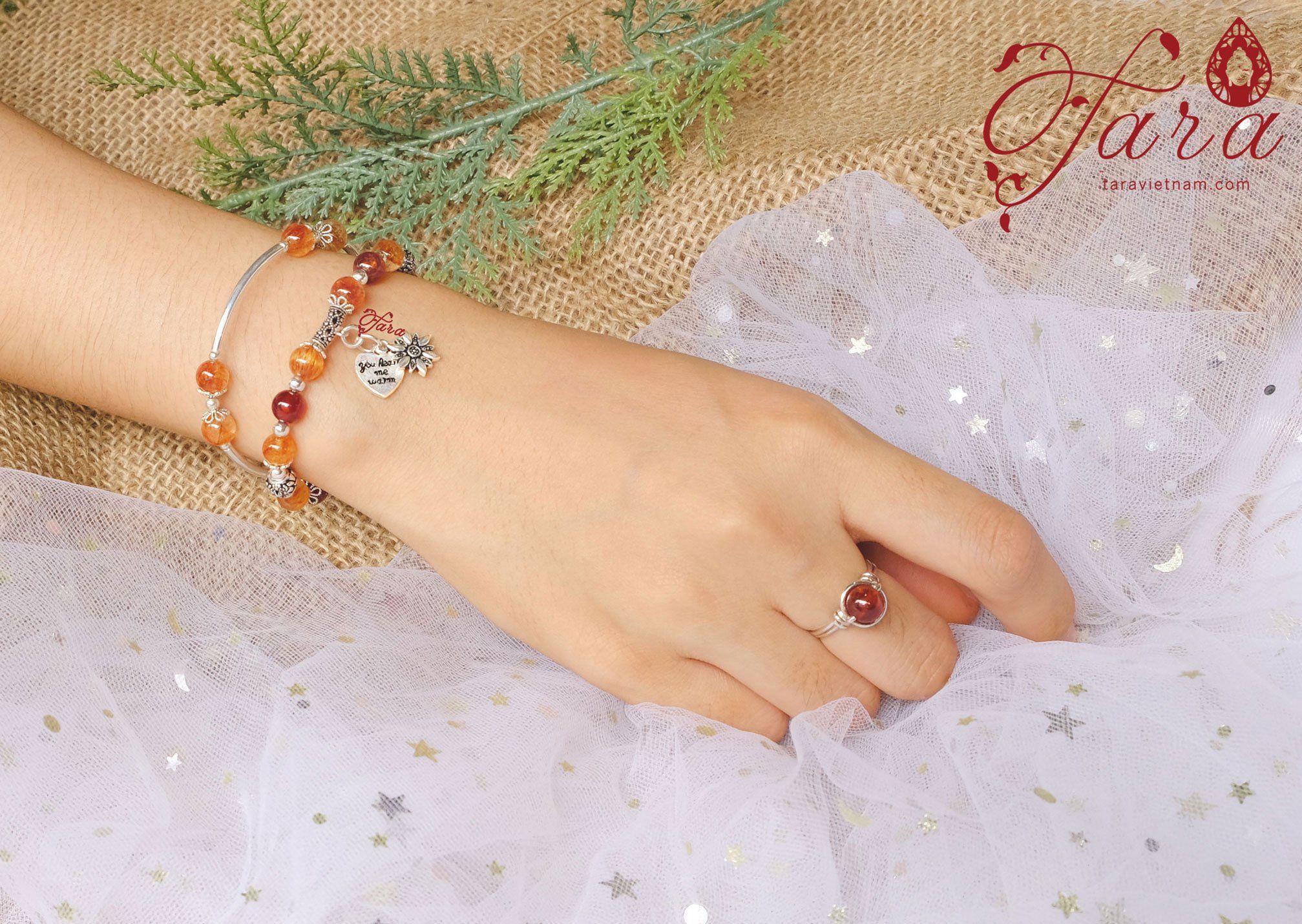 Vòng tay đôi đá Thạch anh tóc đỏ mix Garnet và Charm bạc cao cấp