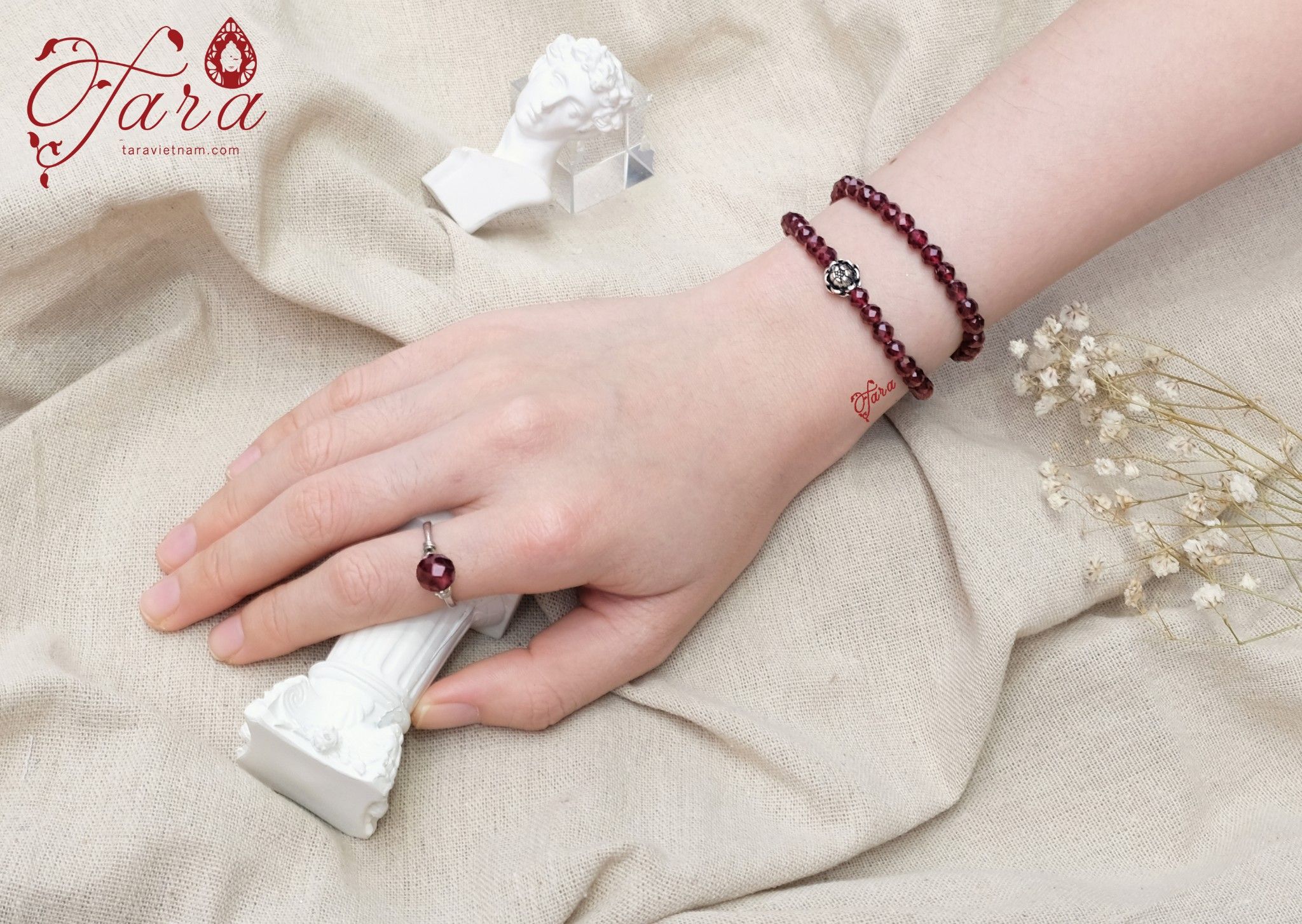 Chuỗi đôi đá Garnet mài giác lấp lánh mix Charm bạc cao cấp