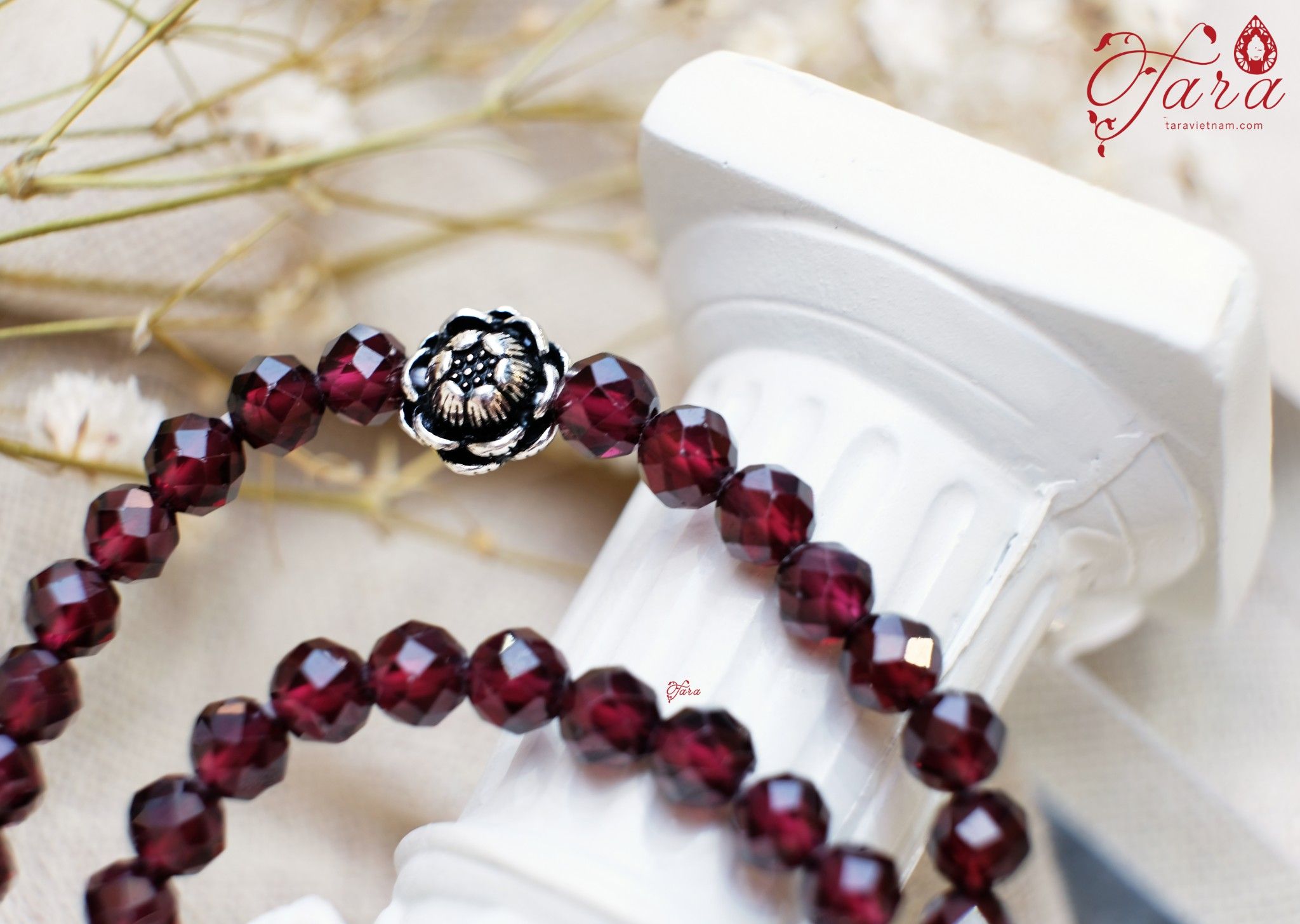 Chuỗi đôi đá Garnet mài giác lấp lánh mix Charm bạc cao cấp