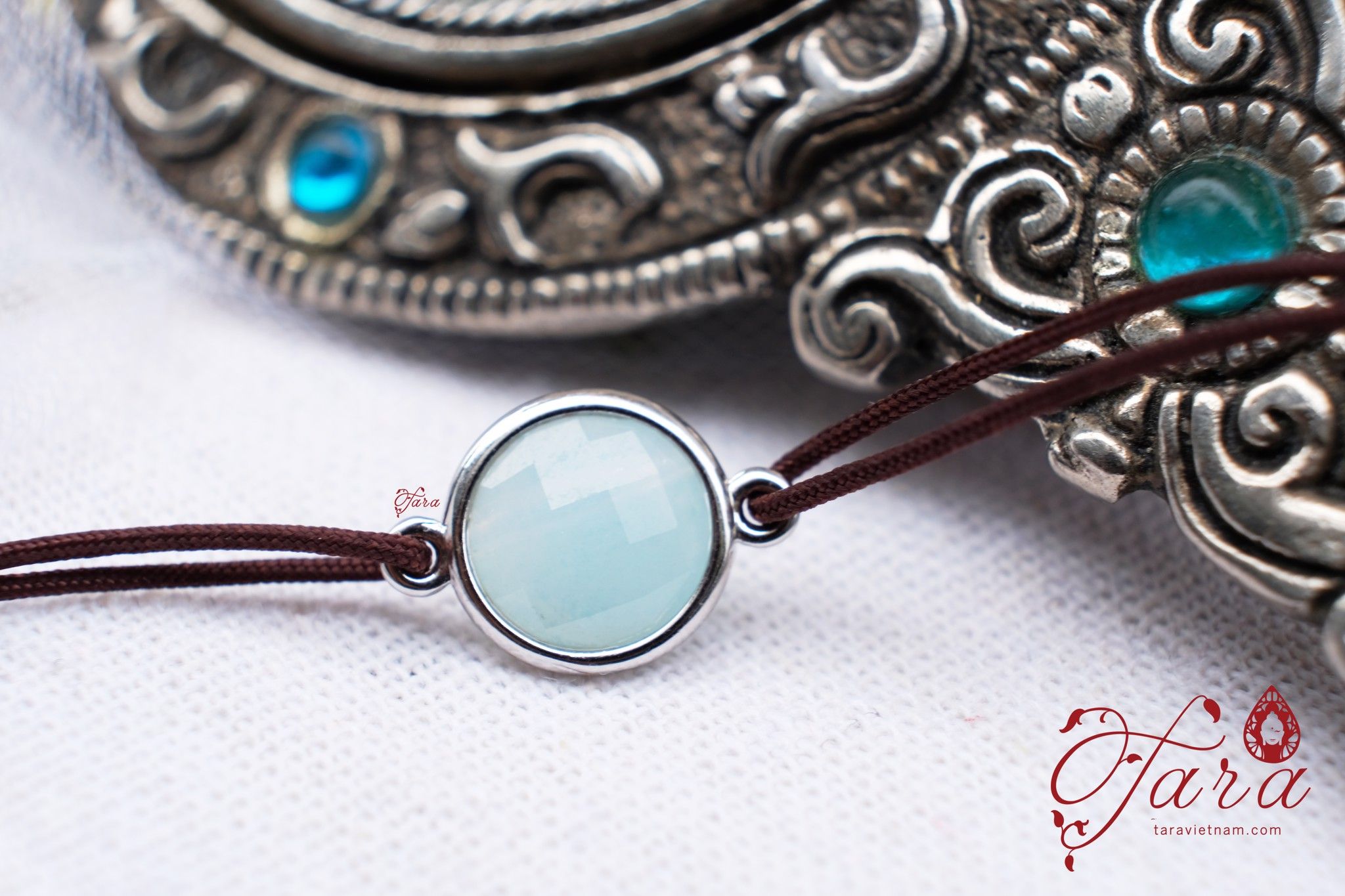 Mặt dây chuyền đá Aquamarine xinh xắn, cuốn hút