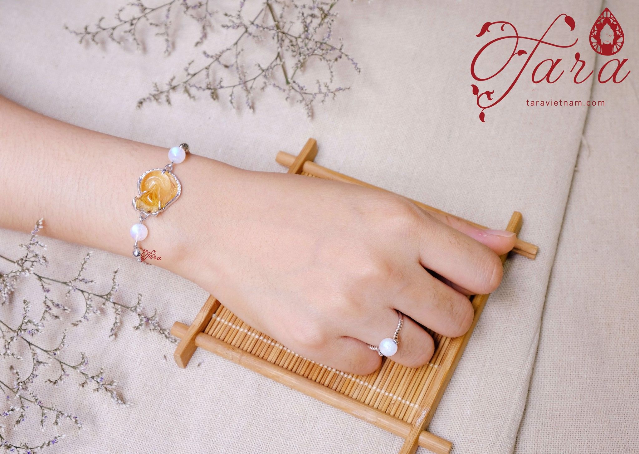 Lắc tay bạc Hồ ly Thạch anh Tóc Vàng mix Moonstone