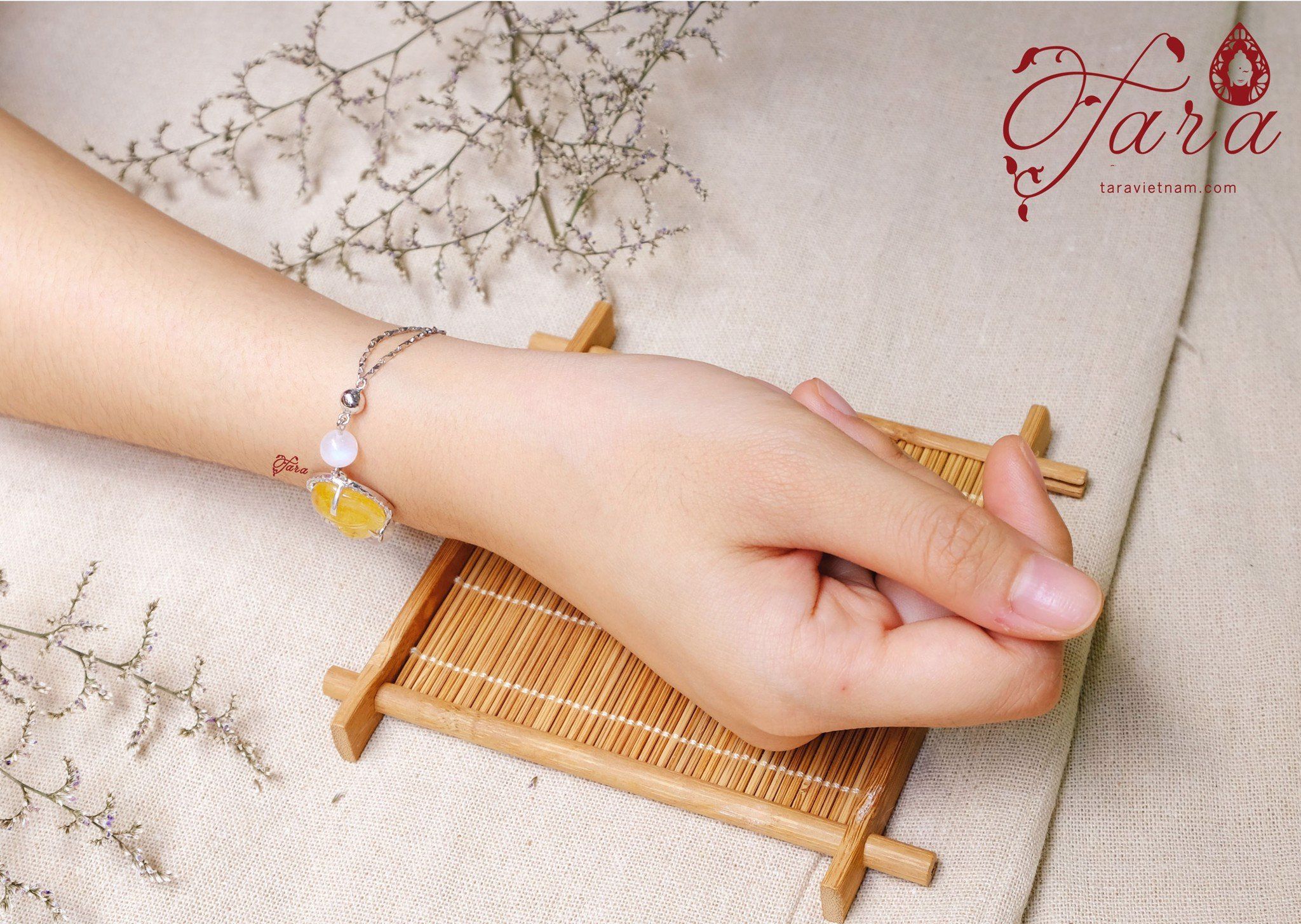 Lắc tay bạc Hồ ly Thạch anh Tóc Vàng mix Moonstone