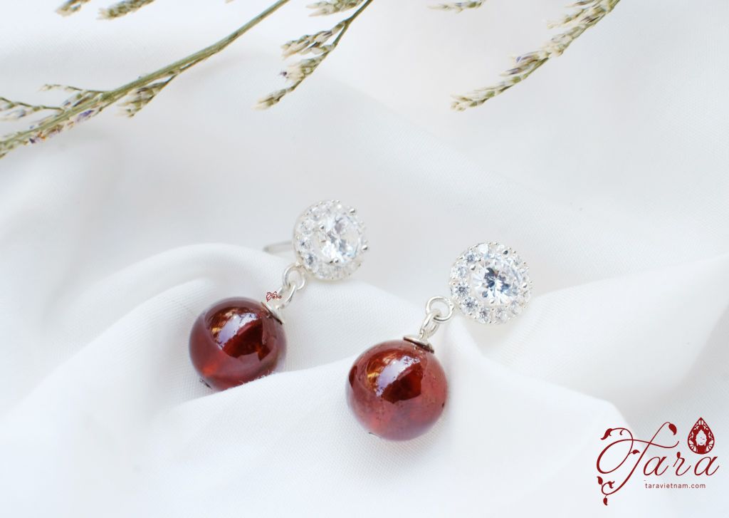  Hoa tai Garnet lung linh, hợp nhiều phong cách 