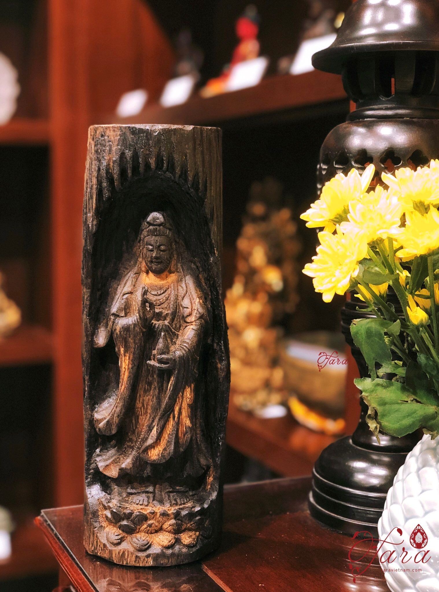 Phật bà Quan Âm gỗ Trầm Hương