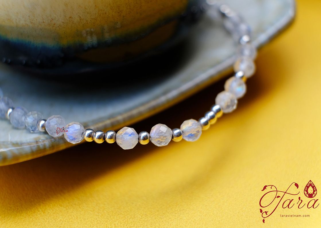Lắc tay Moonstone mài giác mix Bi bạc