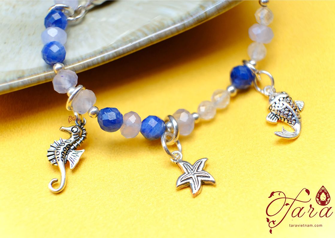 Lắc Tay Kyanite mix Moonstone mài giác và Charm Bạc