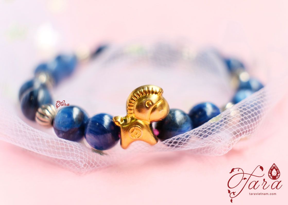 Vòng em bé đá Kyanite mix Charm bạc Thái