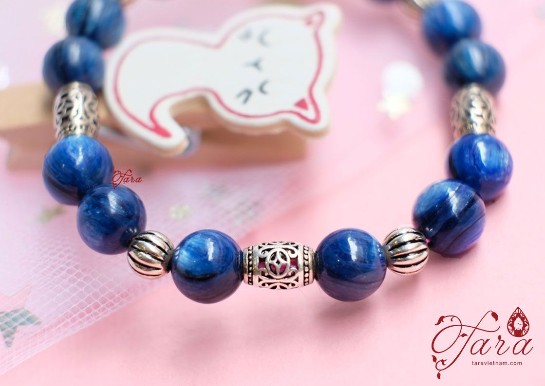 Vòng em bé đá Kyanite mix Charm bạc Thái